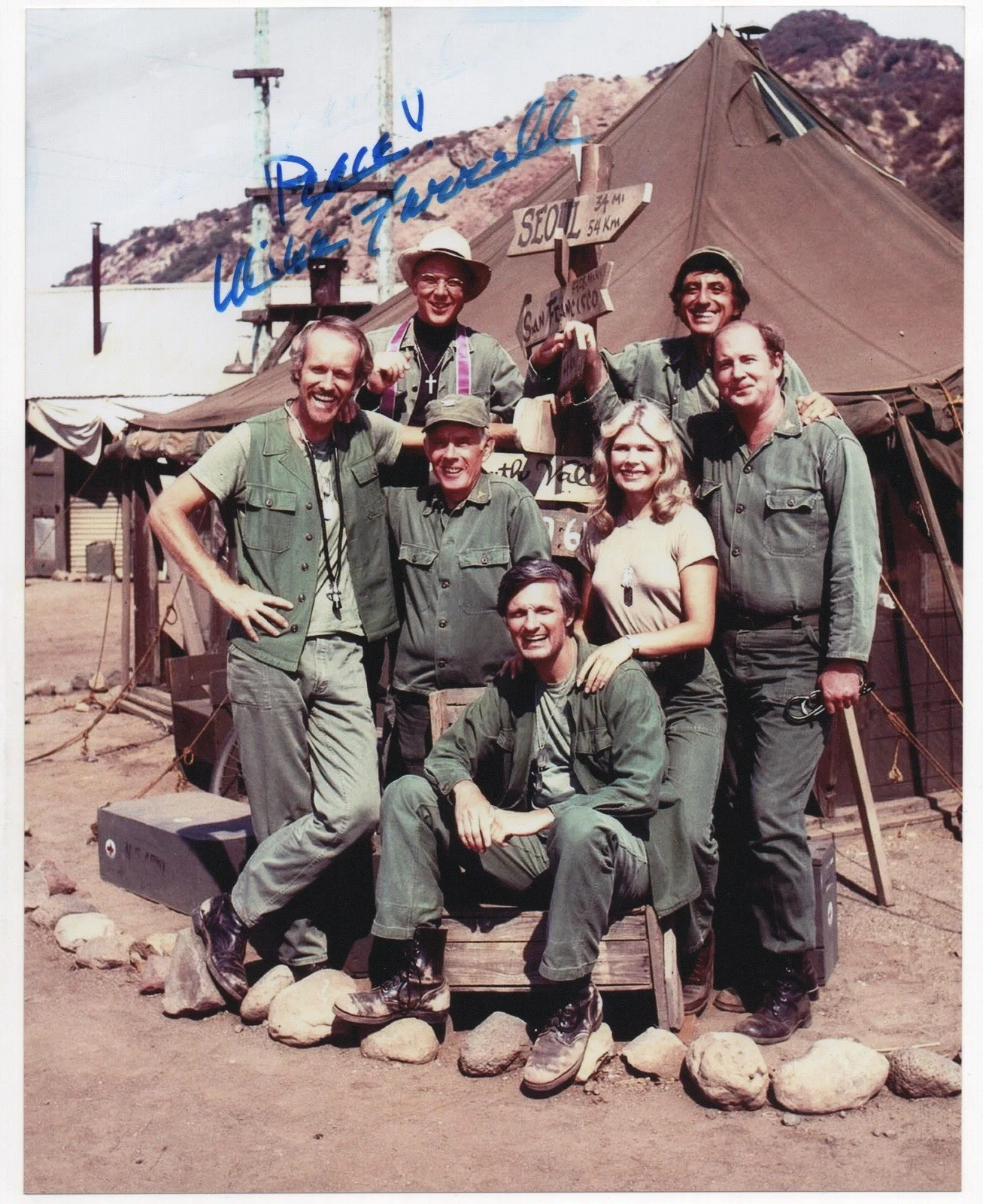 Mike Farrell — Mike Farrell signed autograph 8x10 Photo No COA Pass BAS PSA JSA MASH BJ *INR