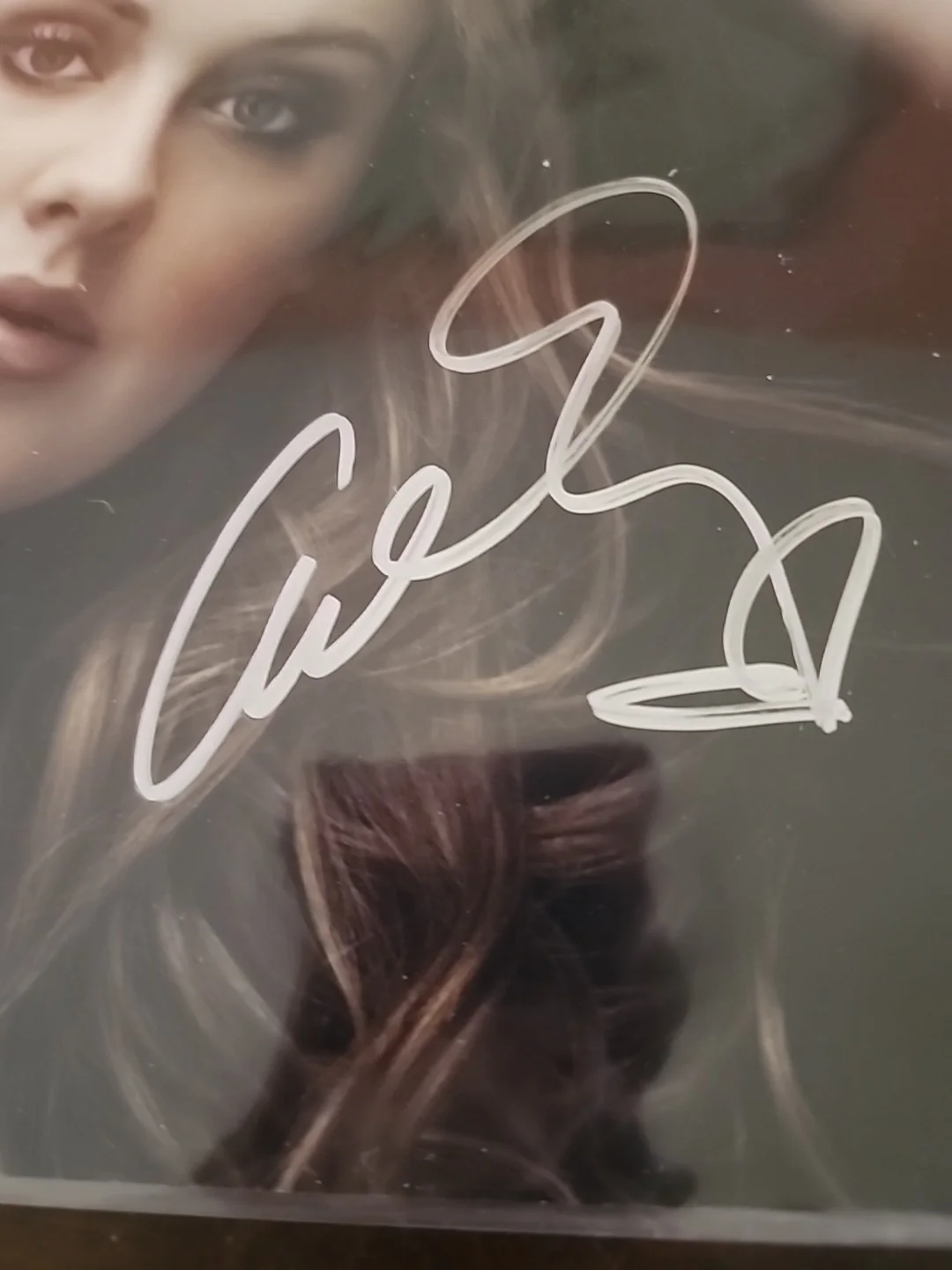 Adele signed color photo, image 3