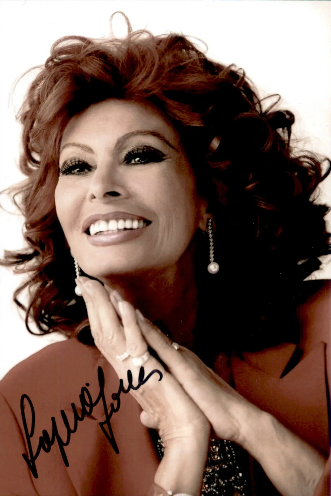 Sophia Loren — Sophia Loren Signed Autographed 4x6 Photo Movie Star / Actress / Beautiful #3