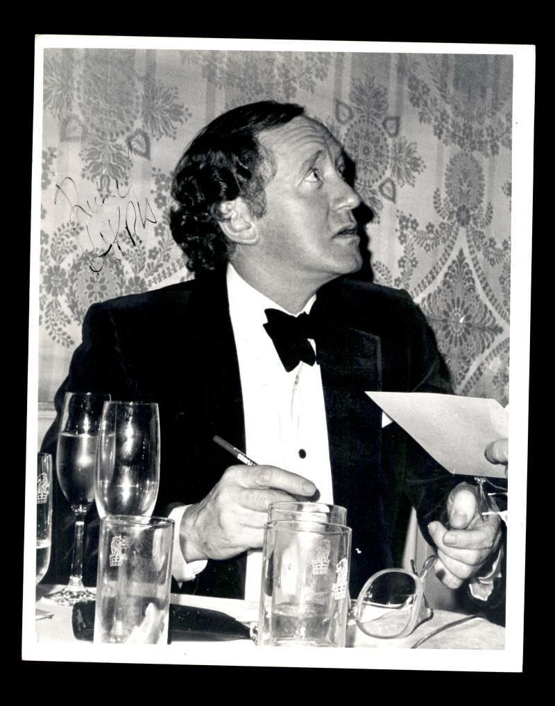Richard Harris — Richard Harris JSA Coa Hand Signed 8x10 Vintage Photo Autograph