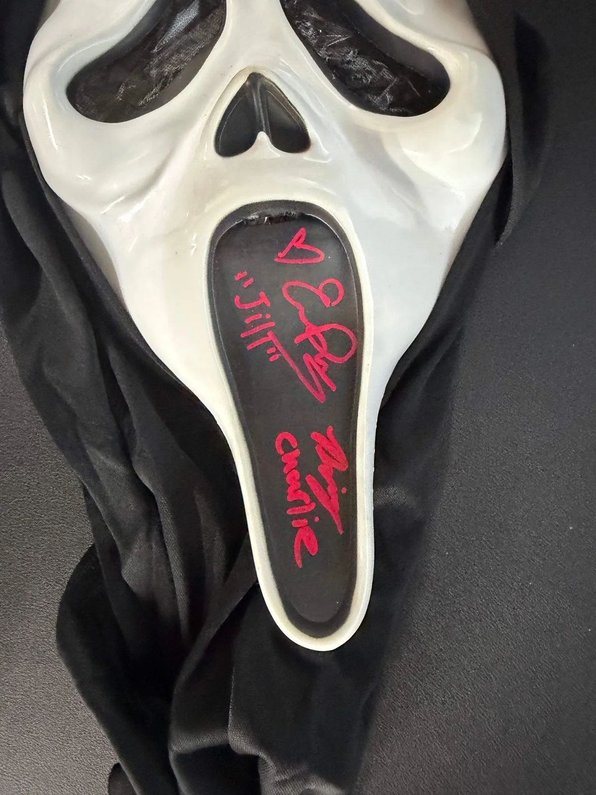 Emma Roberts, Rory Culkin — Emma Roberts & Rory Culkin Signed Ghost Face Fun World Scream Mask JSA Witnessed, изображение 2
