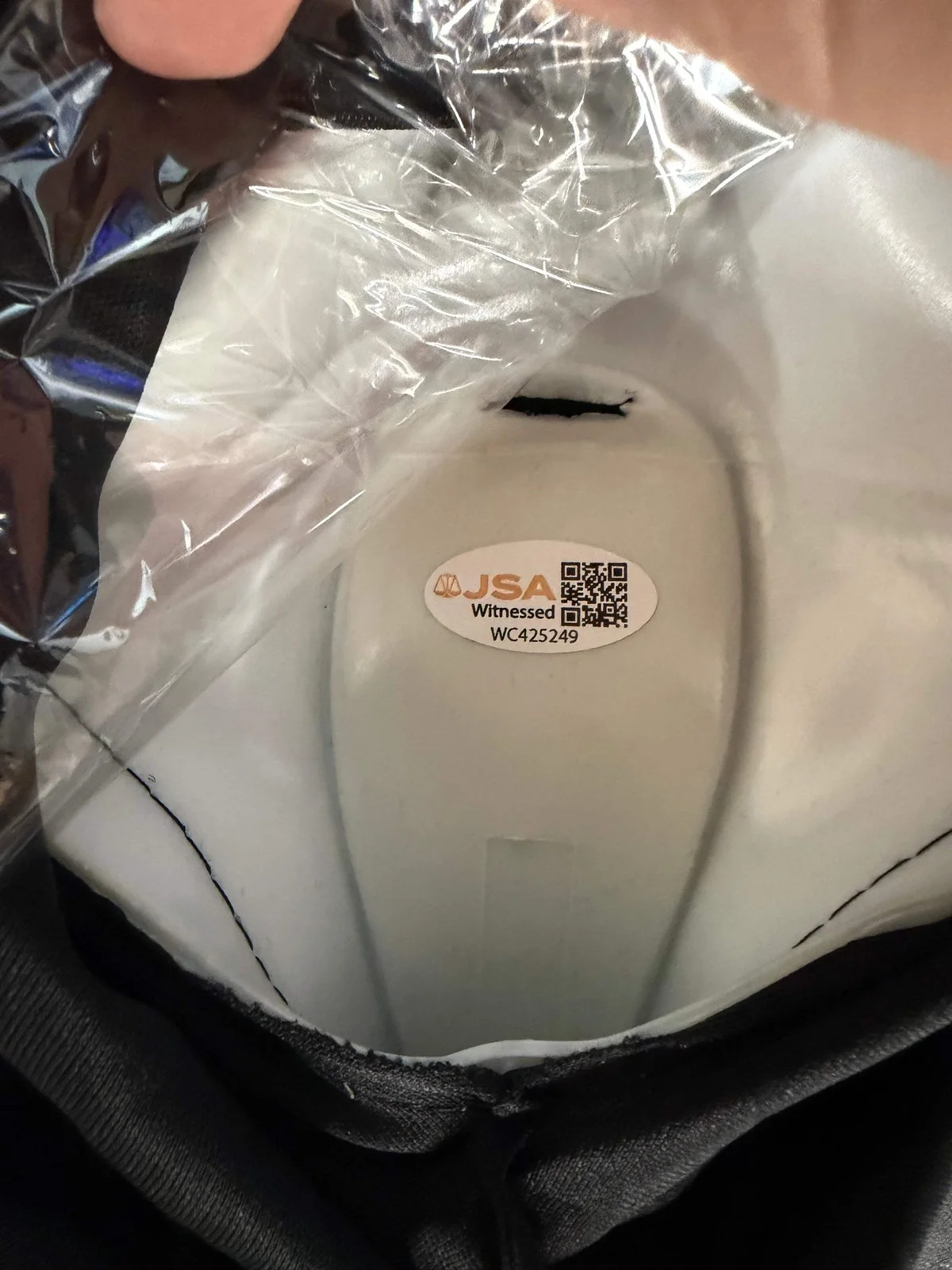 Emma Roberts, Rory Culkin — Emma Roberts & Rory Culkin Signed Ghost Face Fun World Scream Mask JSA Witnessed, изображение 3