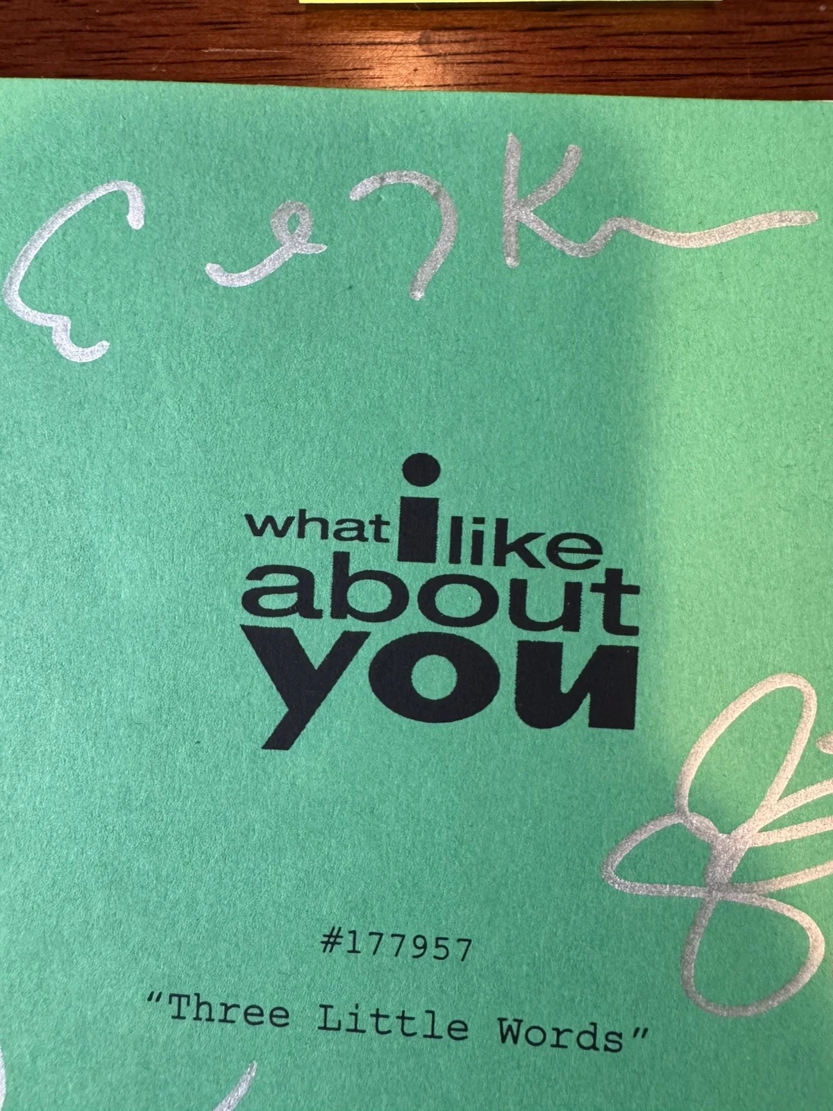 amanda bynes, jennie garth — What I Like About You Signed 2004 Script 8 Cast Autos Amanda Bynes Jennie Garth, image 3