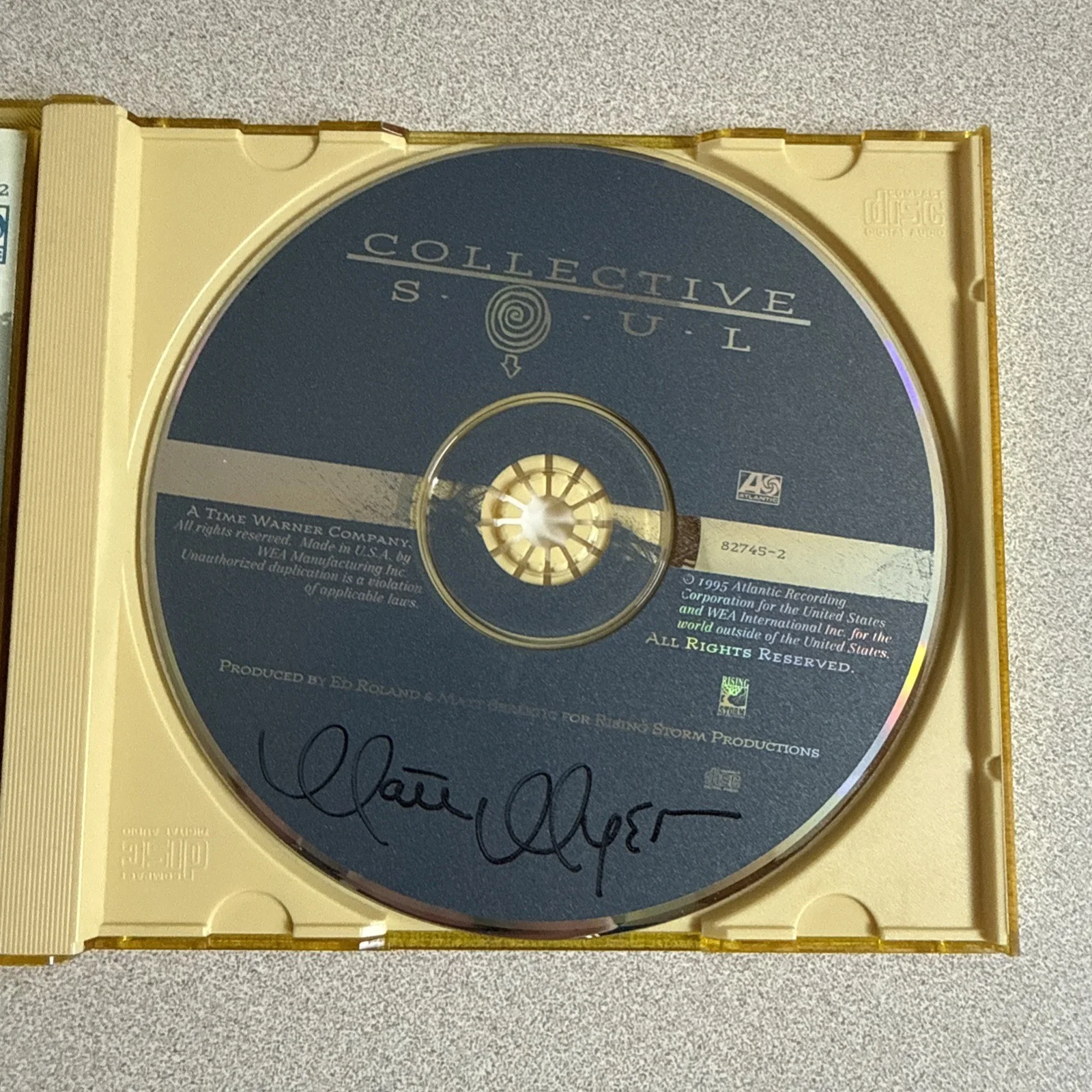 COLLECTIVE SOUL SIGNED SELF TITLED 1995 CD Original Autographed, image 3