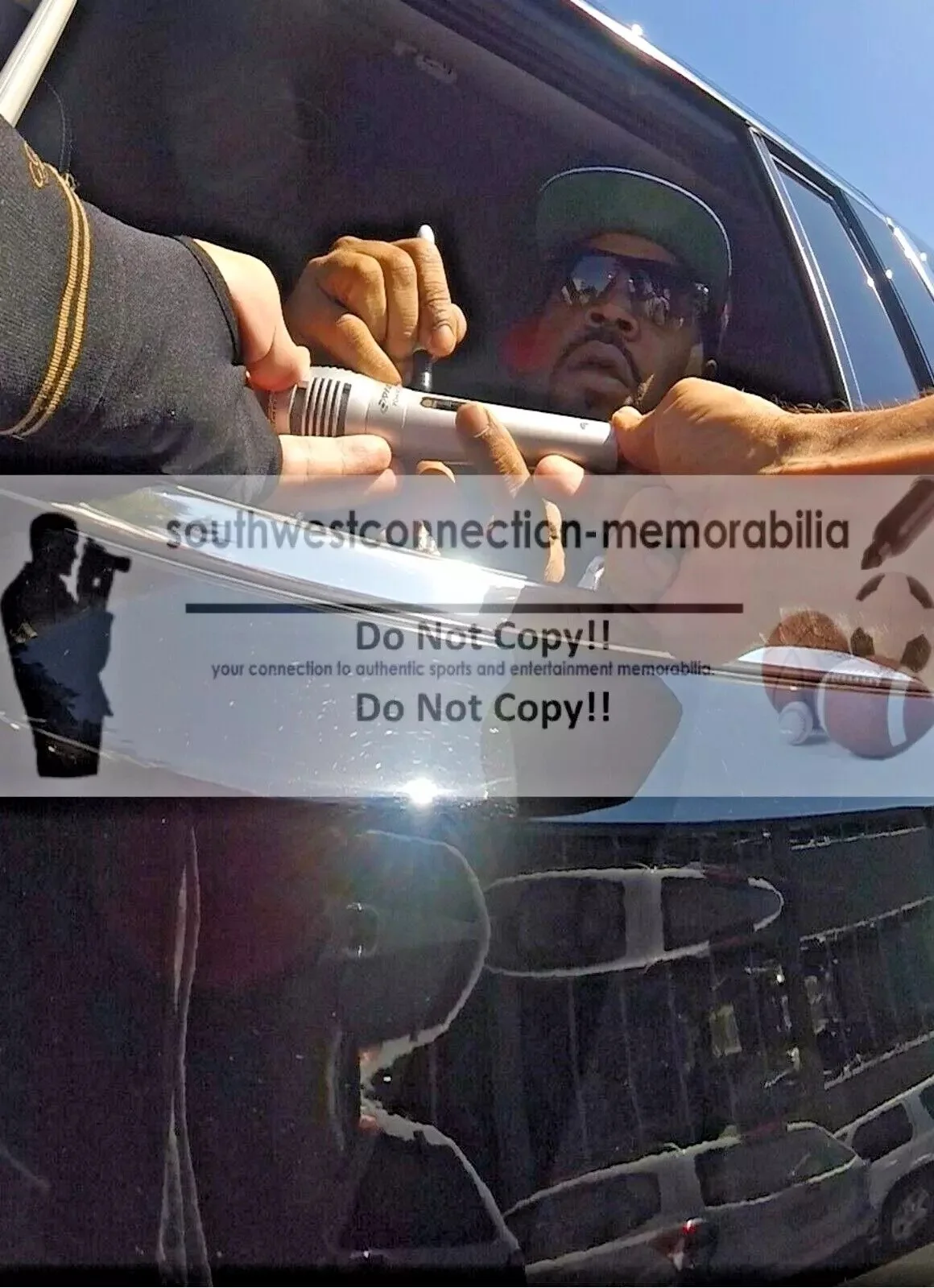 Ice Cube — Ice Cube Signed Pyle Microphone Exact Photo Proof Beckett BAS Rap Memorabilia, image 2