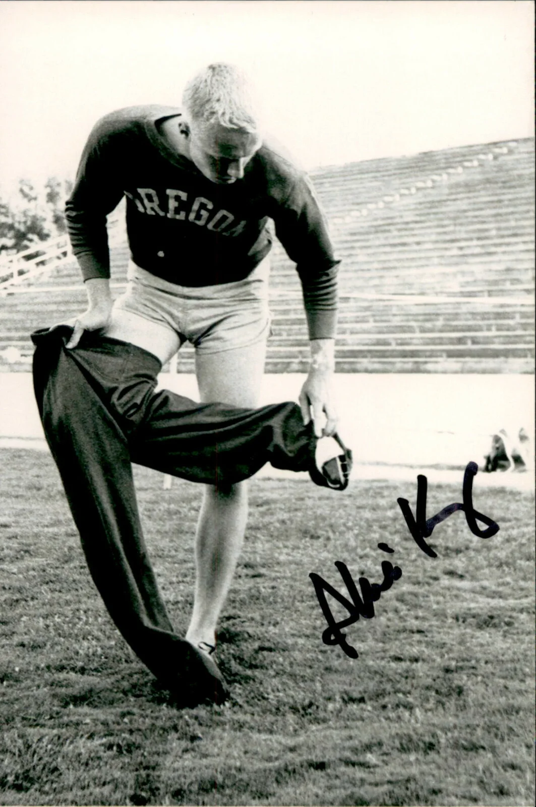 Phil Knight — Phil Knight Signed Autographed 4x6 Photo Nike Founder & CEO Sneaker Legend #2