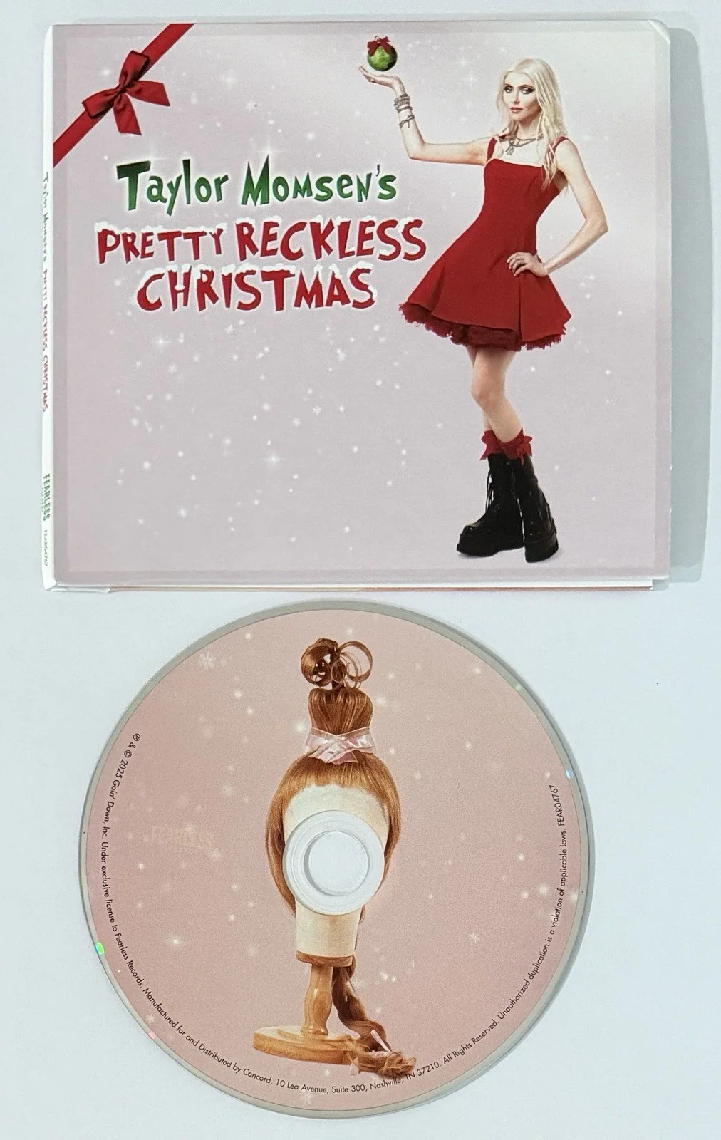 SIGNED Taylor Momsen Pretty Reckless Christmas CD Booklet Autograph PSA DNA COA, изображение 3