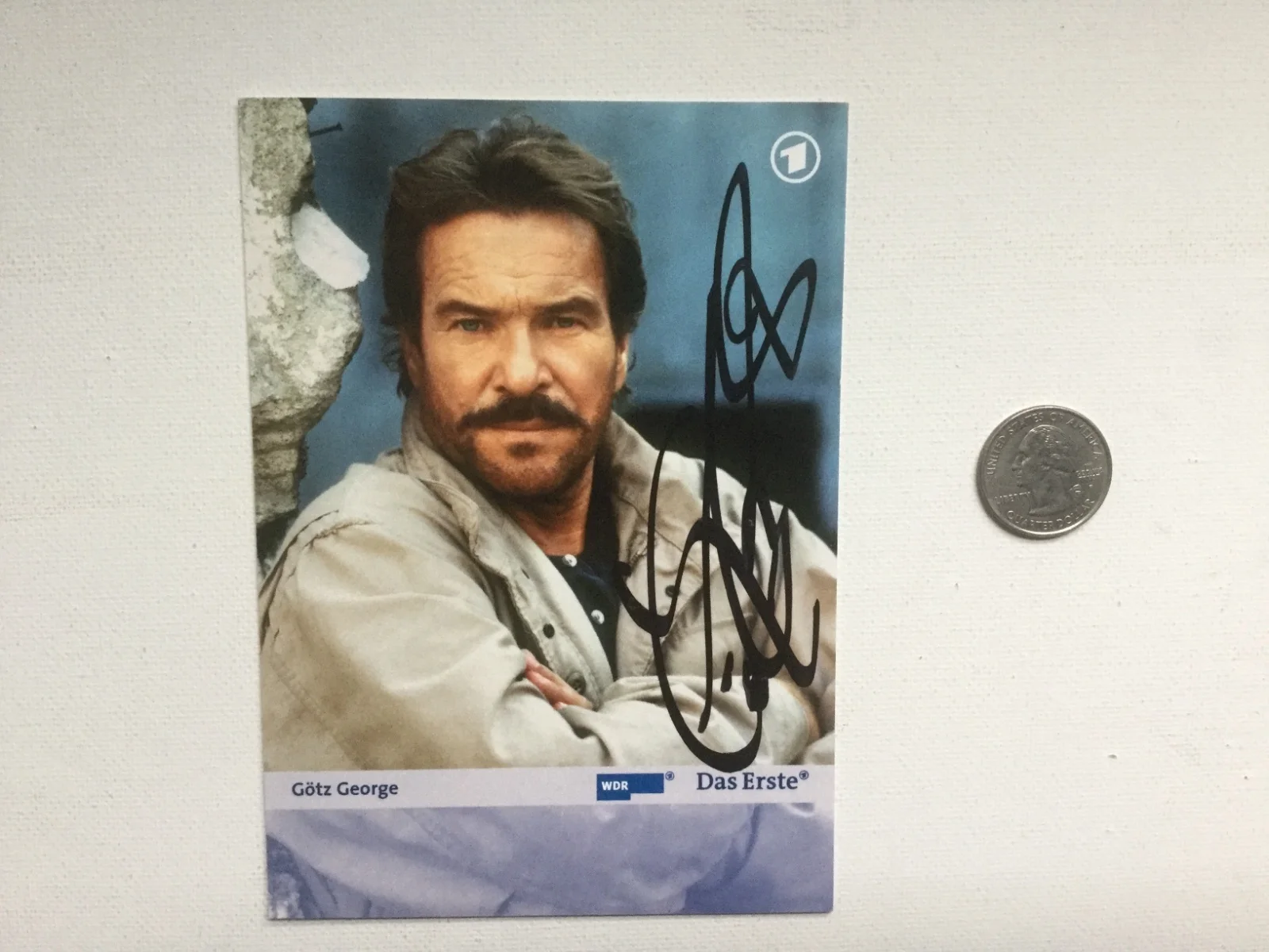 German Actor Gotz George (1938-2016) 2 signed autographed color postcards RARE !, изображение 2