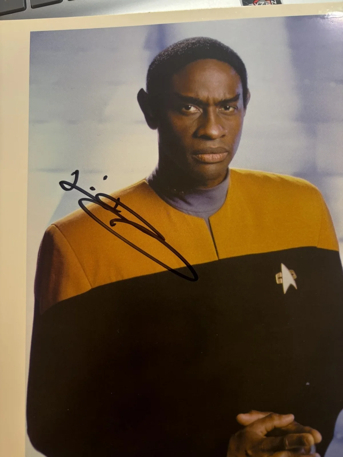Tim Russ — Star Trek Voyager- Tuvok- Tim Russ AUTOGRAPHED 8x10 Picture, изображение 2