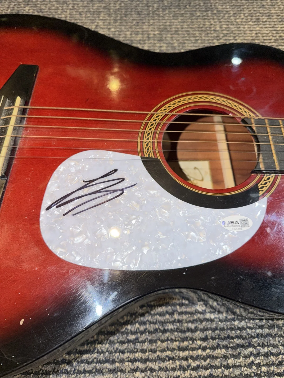 Luke Bryan Signed Acoustic Pickguard On Guitar JSA COA Rare Country Music Auto, image 2