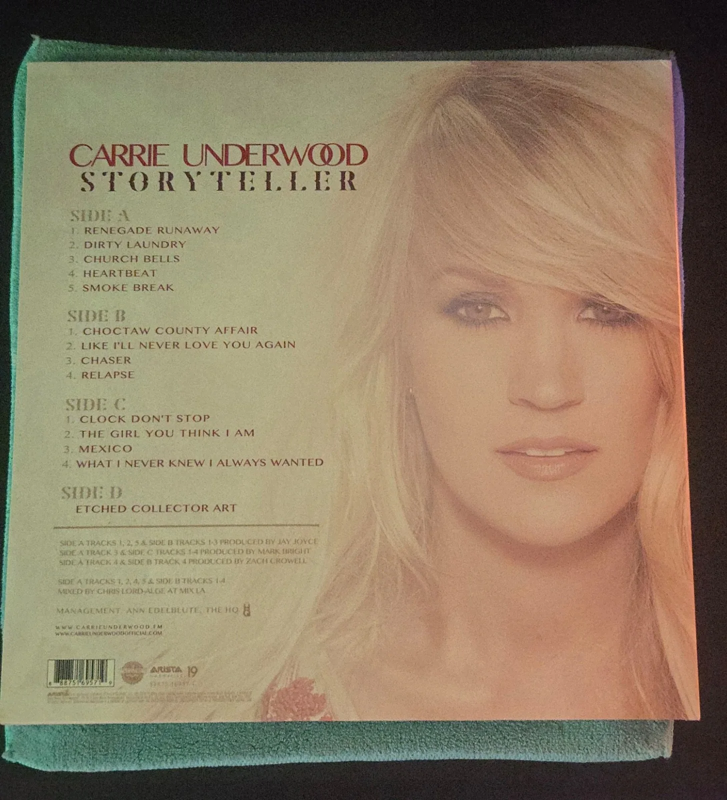 Carrie Underwood Storyteller Vinyl with Signed Cover + Limited Edition Record, image 2