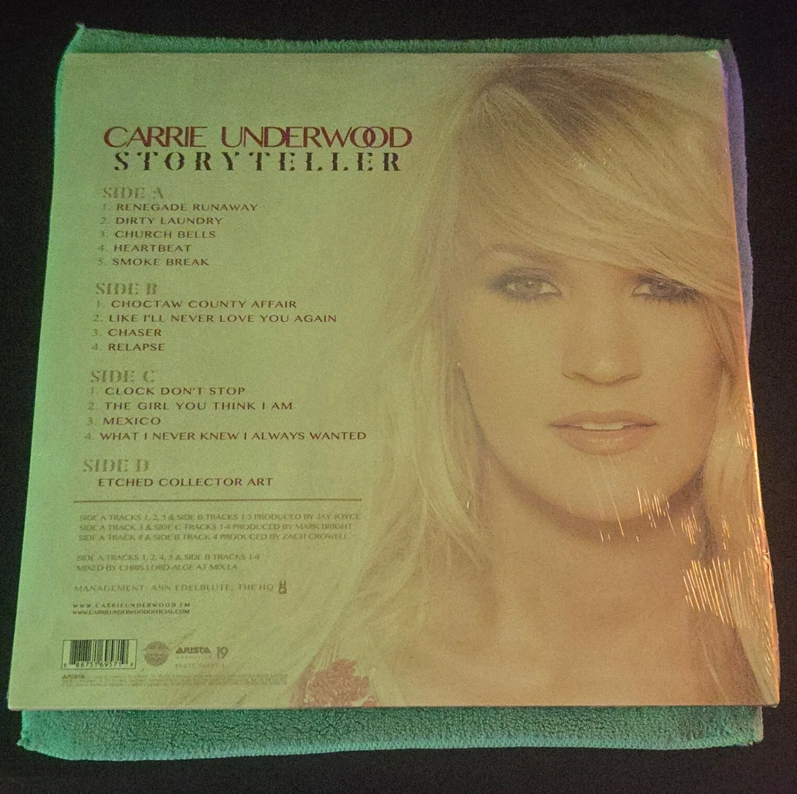 Carrie Underwood Storyteller Vinyl with Signed Cover + Limited Edition Record, image 4