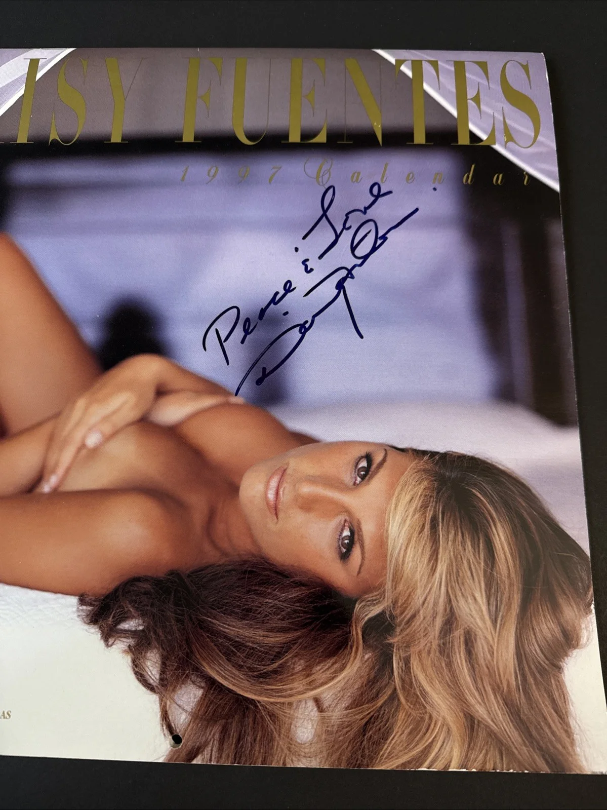 Daisy Fuentes — DAISY FUENTES Signed 1997 Calendar “PEACE & LOVE” MTV VJ STAR AUTOGRAPH JSA COA, изображение 2