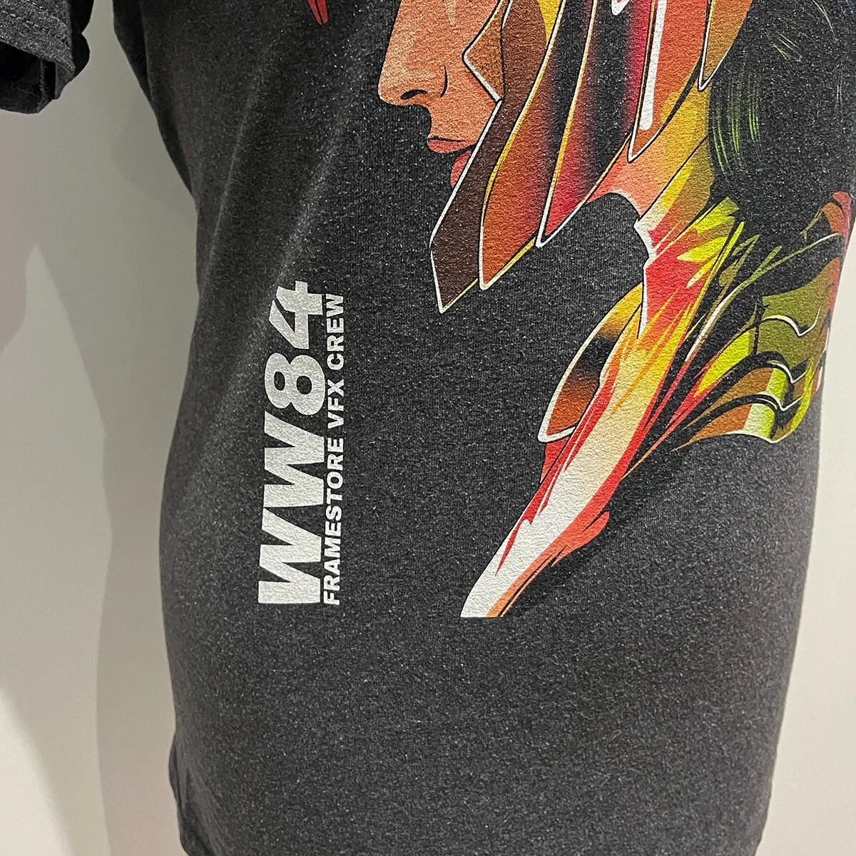 WONDER WOMAN Cast & Crew T-Shirt VFX Dept Movie Production Gift 84 DC Comics M, image 2