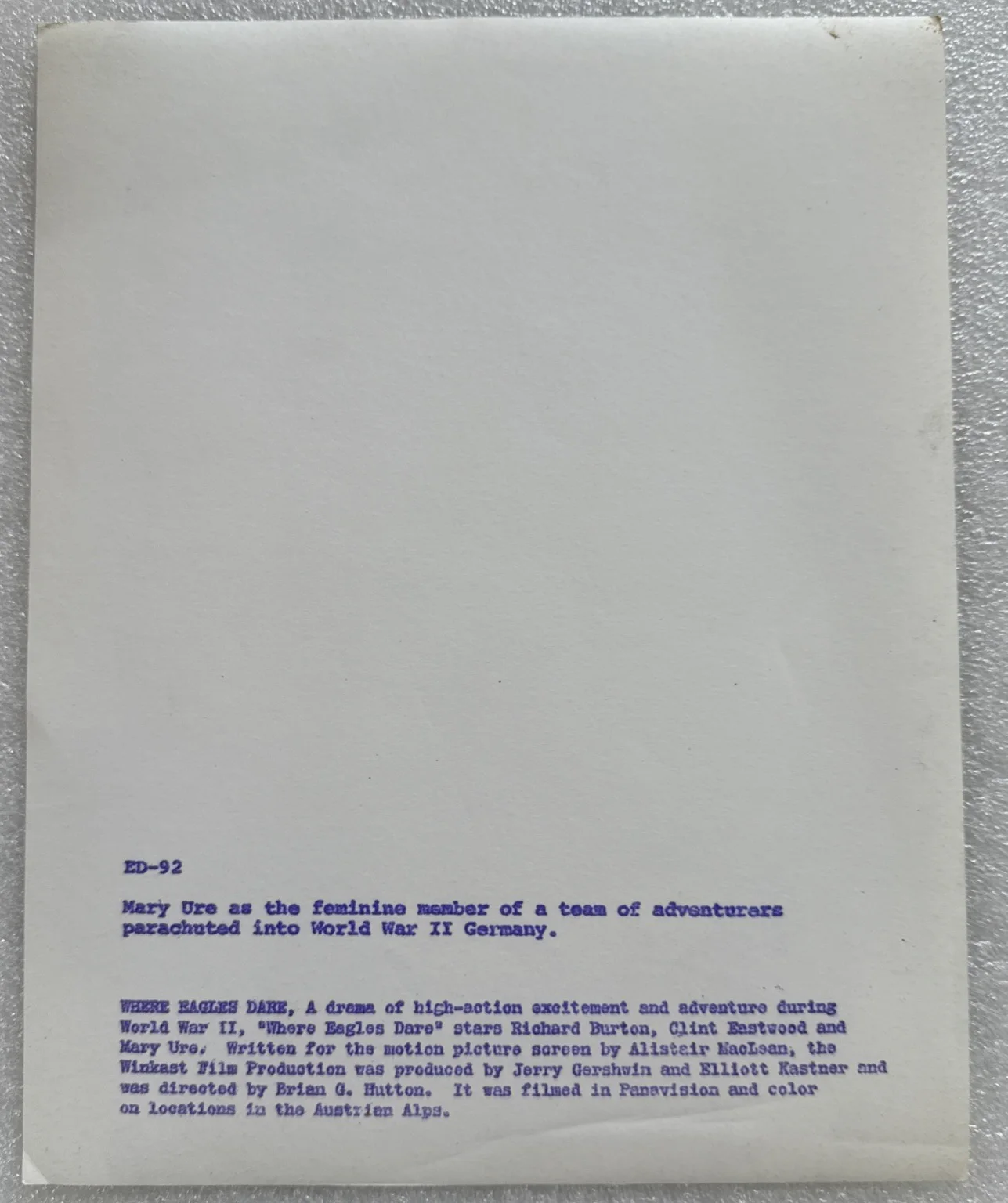 1968 WHERE EAGLES DARE - Press Photo Still 10" x 8" - Mary Ure in Snow Suit, image 3