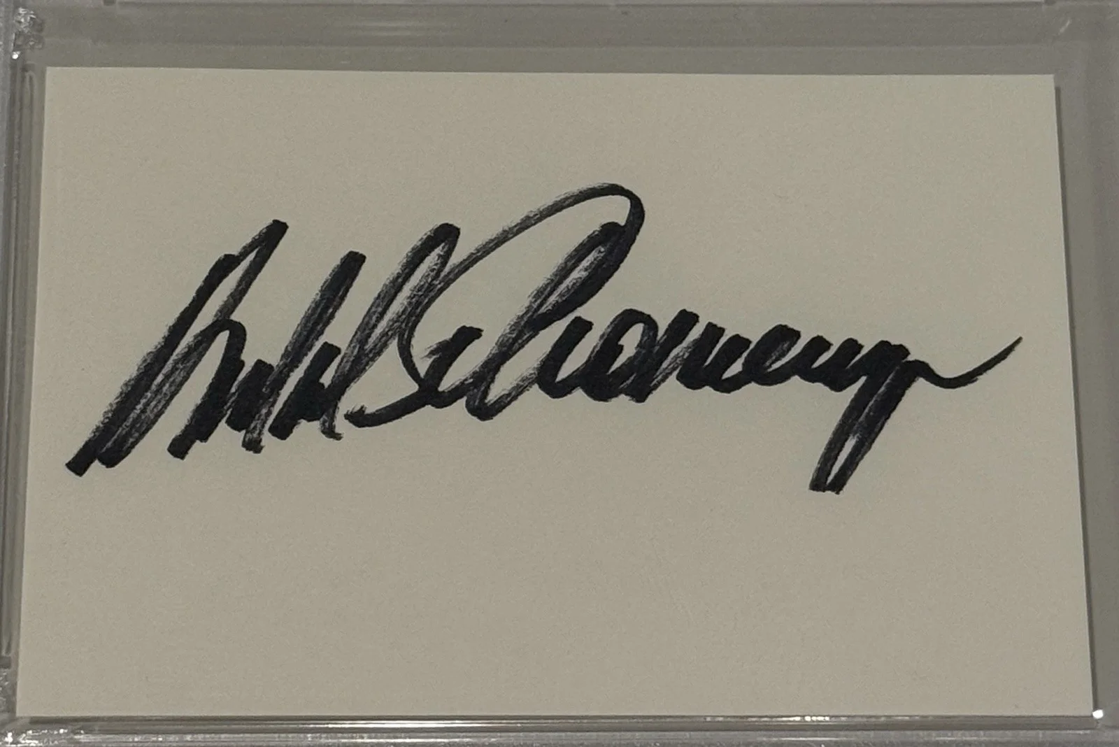 Arnold Schwarzenegger — Arnold Schwarzenegger Signed Cut Signature PSA Authentic Autograph, image 2