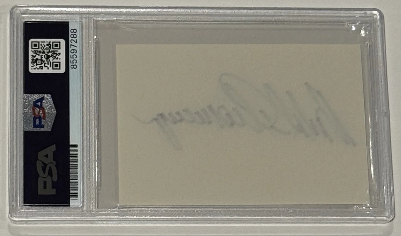 Arnold Schwarzenegger — Arnold Schwarzenegger Signed Cut Signature PSA Authentic Autograph, image 3