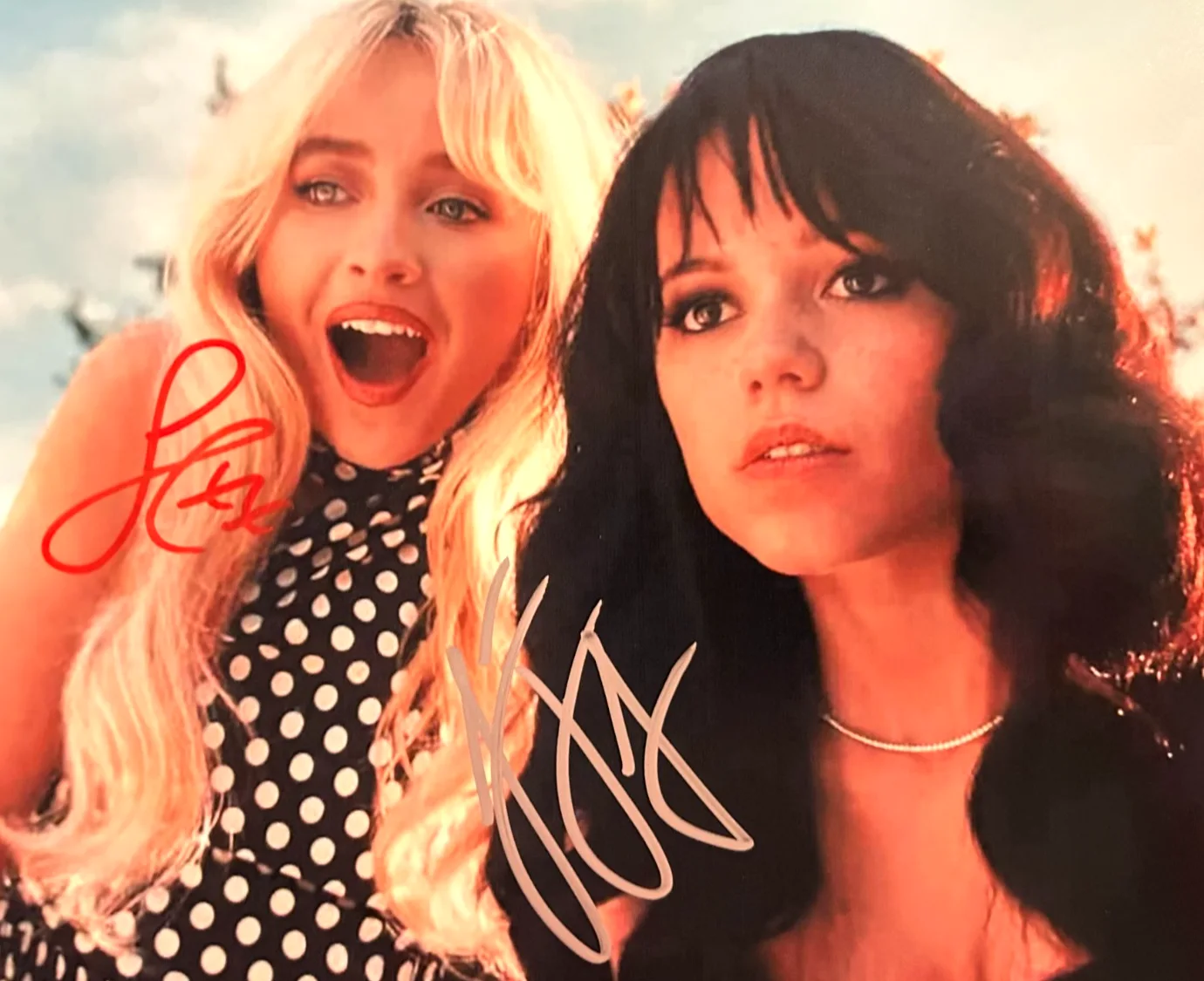 Sabrina Carpenter, Jenna Ortega — JENNA ORTEGA, SABRINA CARPENTER Signed Original 8x10" Authentic Autographs w/COA, изображение 3