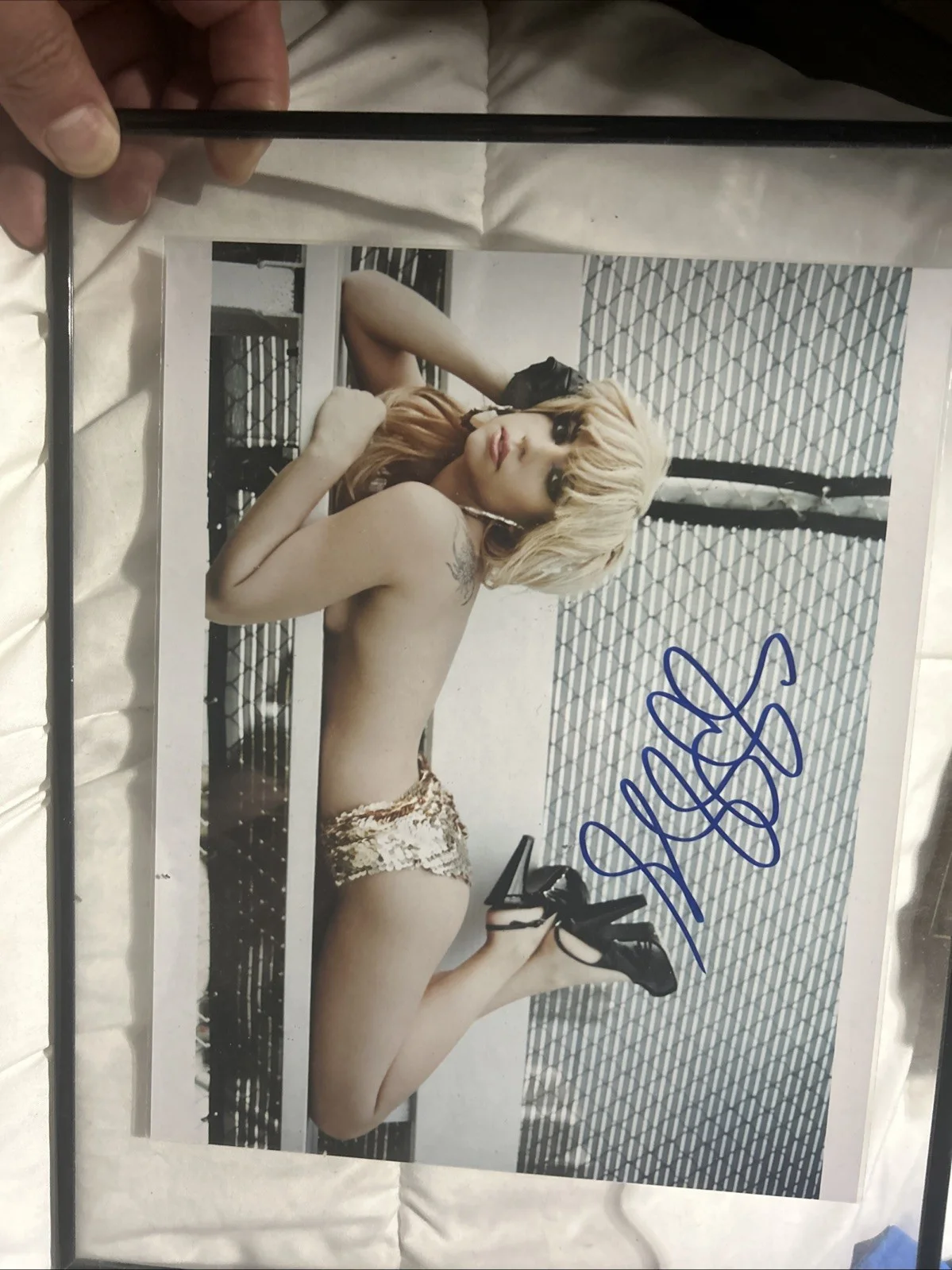 LADY GAGA Signed 8x10" Authentic Original Autograph GENUINE w/COA 2009 Rare, image 2