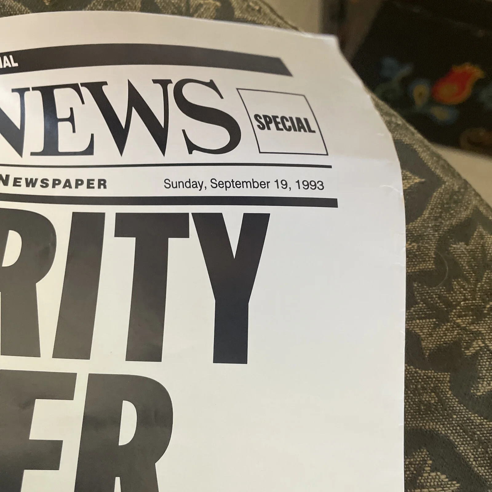 Clark/McCartney — Susan Gordo-Clark & Liz McCartney Autographed 1993 Special Daily News, изображение 5