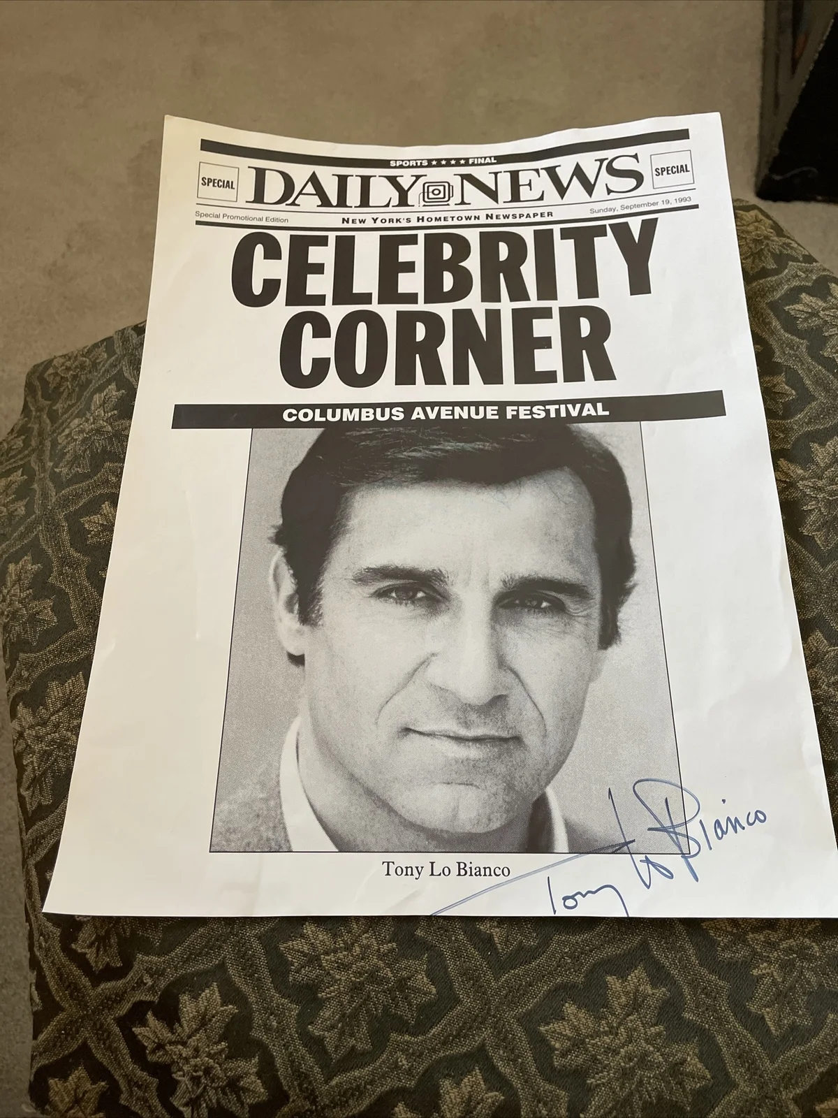 Tony Lo Bianco — Tony Lo Bianco Autographed 1993 Special Daily News Sheet Columbus Ave. Festival