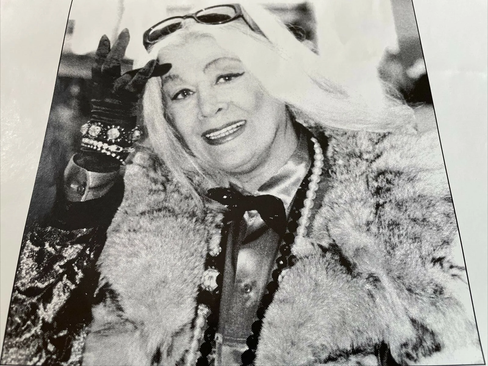 Sylvia Miles — Sylvia Miles Actress Autographed 1993 Special Daily News Columbus Ave Festival, изображение 3