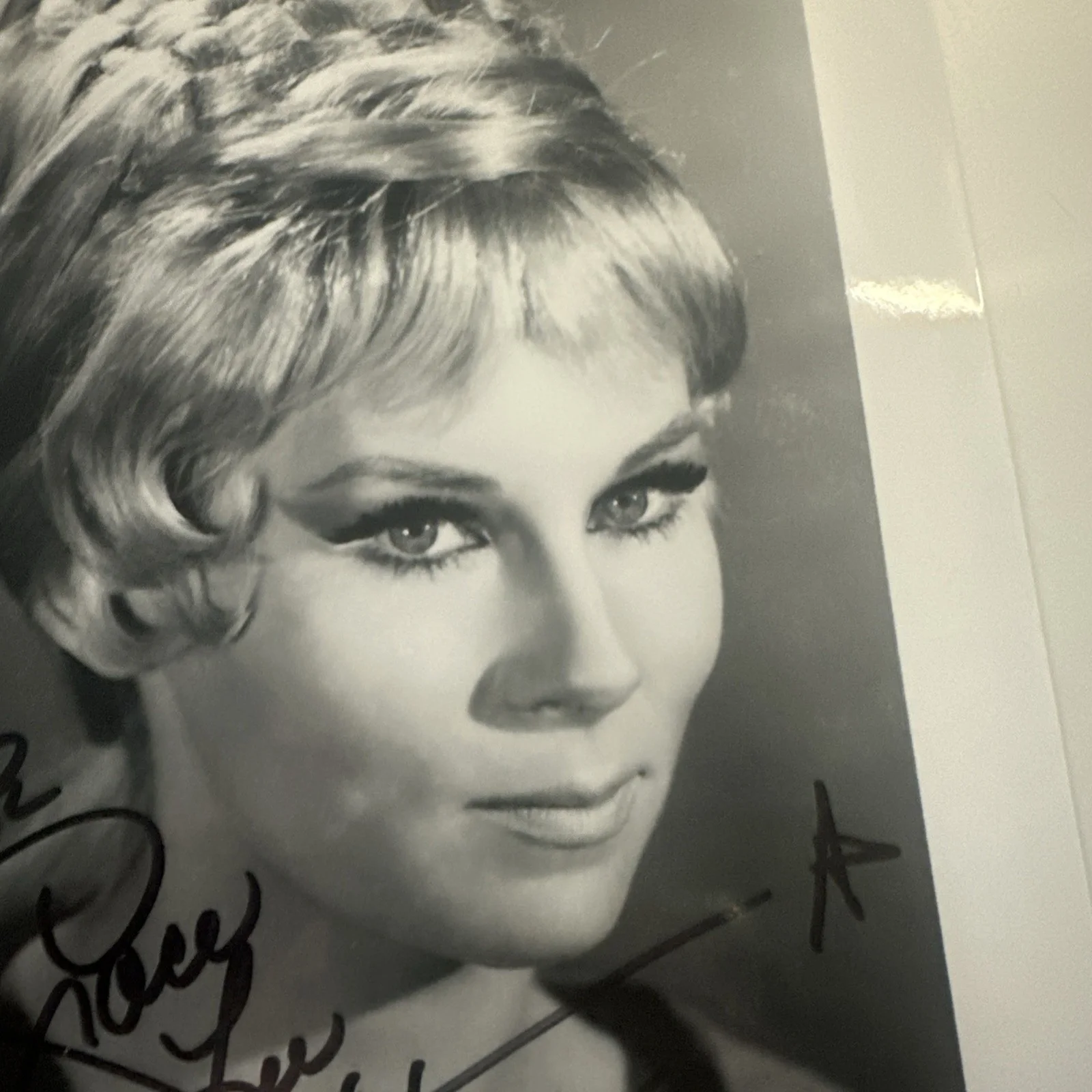 Grace Lee Whitney Star Trek Vintage Autographed Signed 8 X 10 Photo, image 4