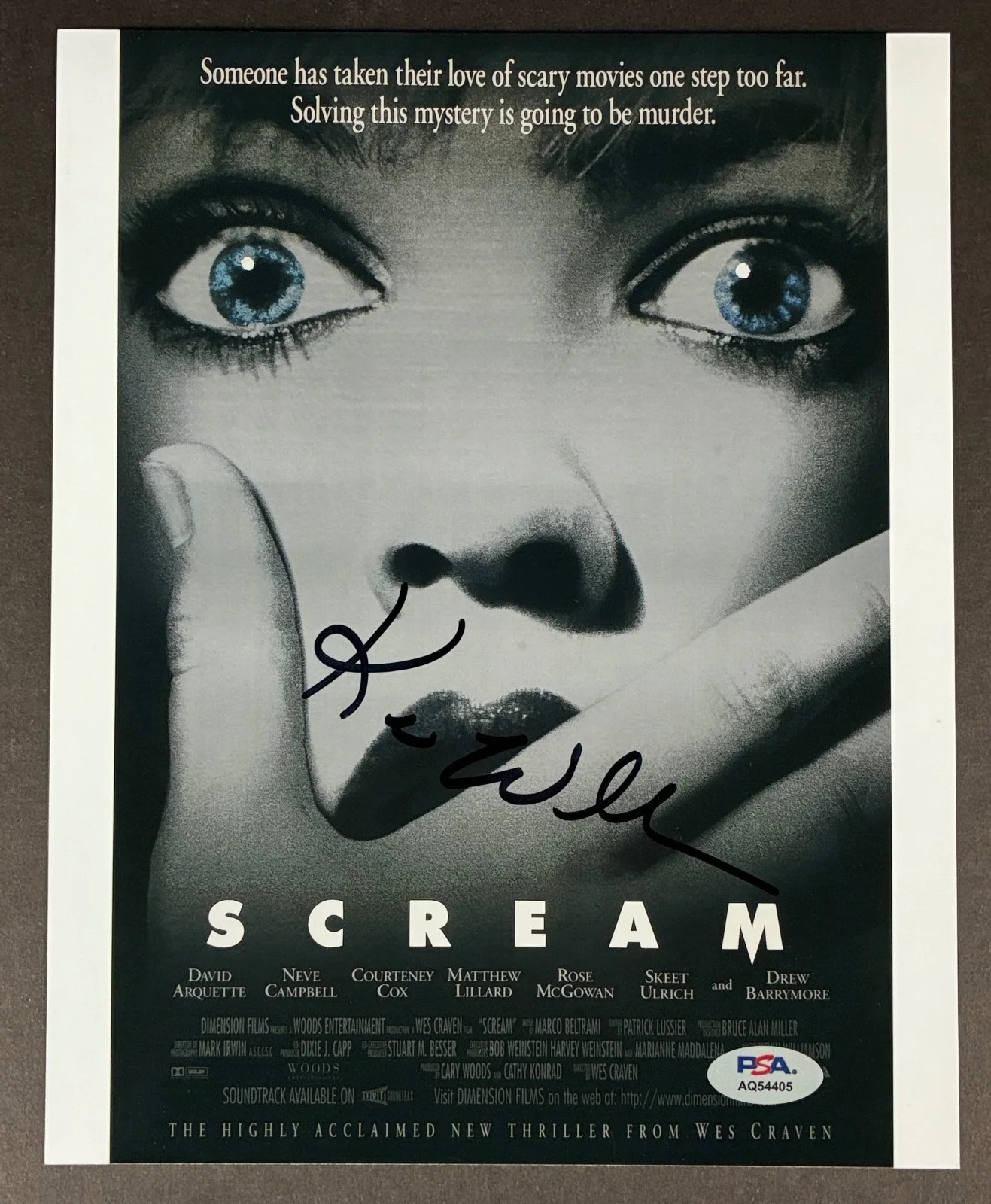 Kevin Williamson — KEVIN WILLIAMSON SIGNED 8x10 PHOTO PSA DNA AUTOGRAPH SCREAM POSTER
