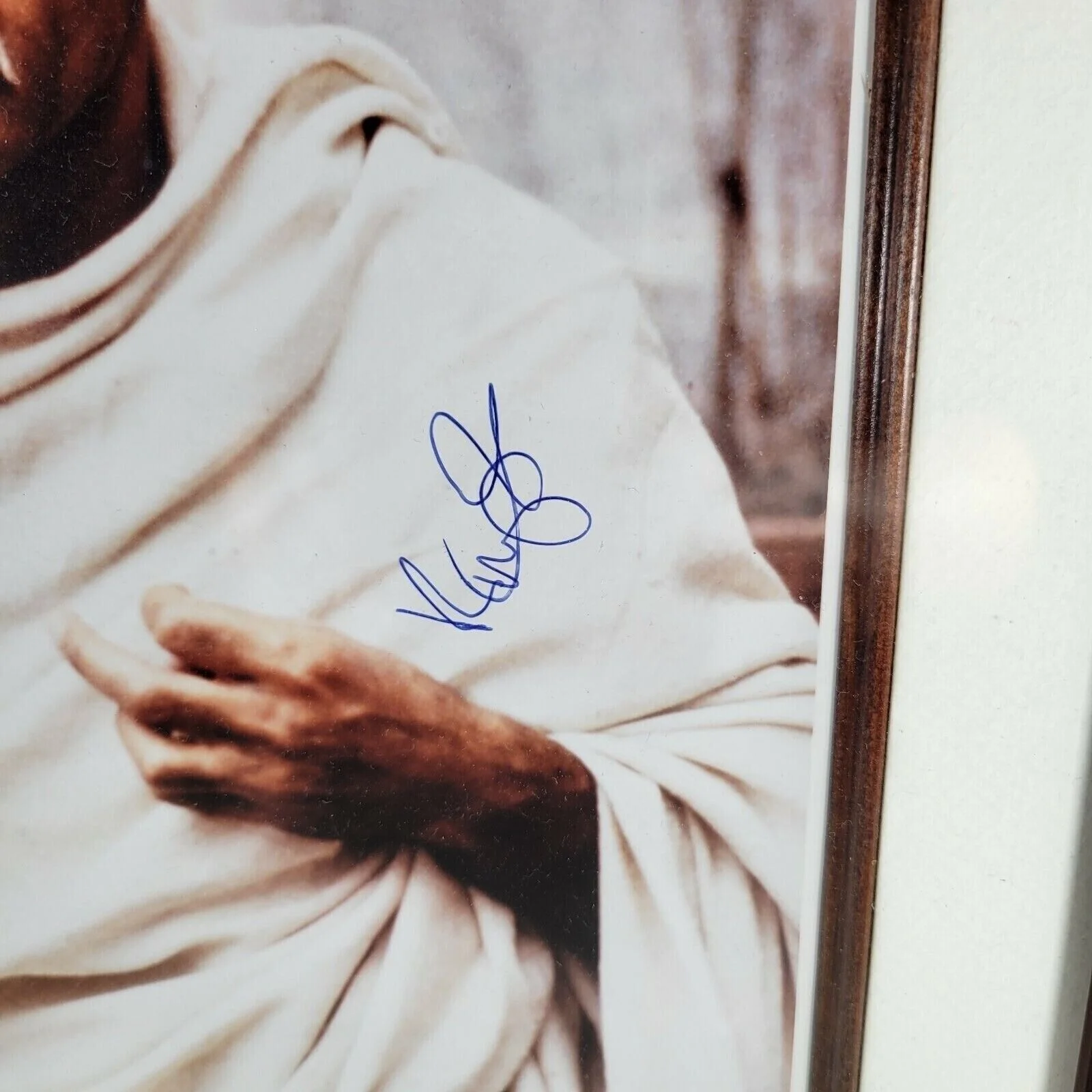 NA — Ben Kingsley Autographed Photo Gandhi Movie Framed Signed As Shown, изображение 2