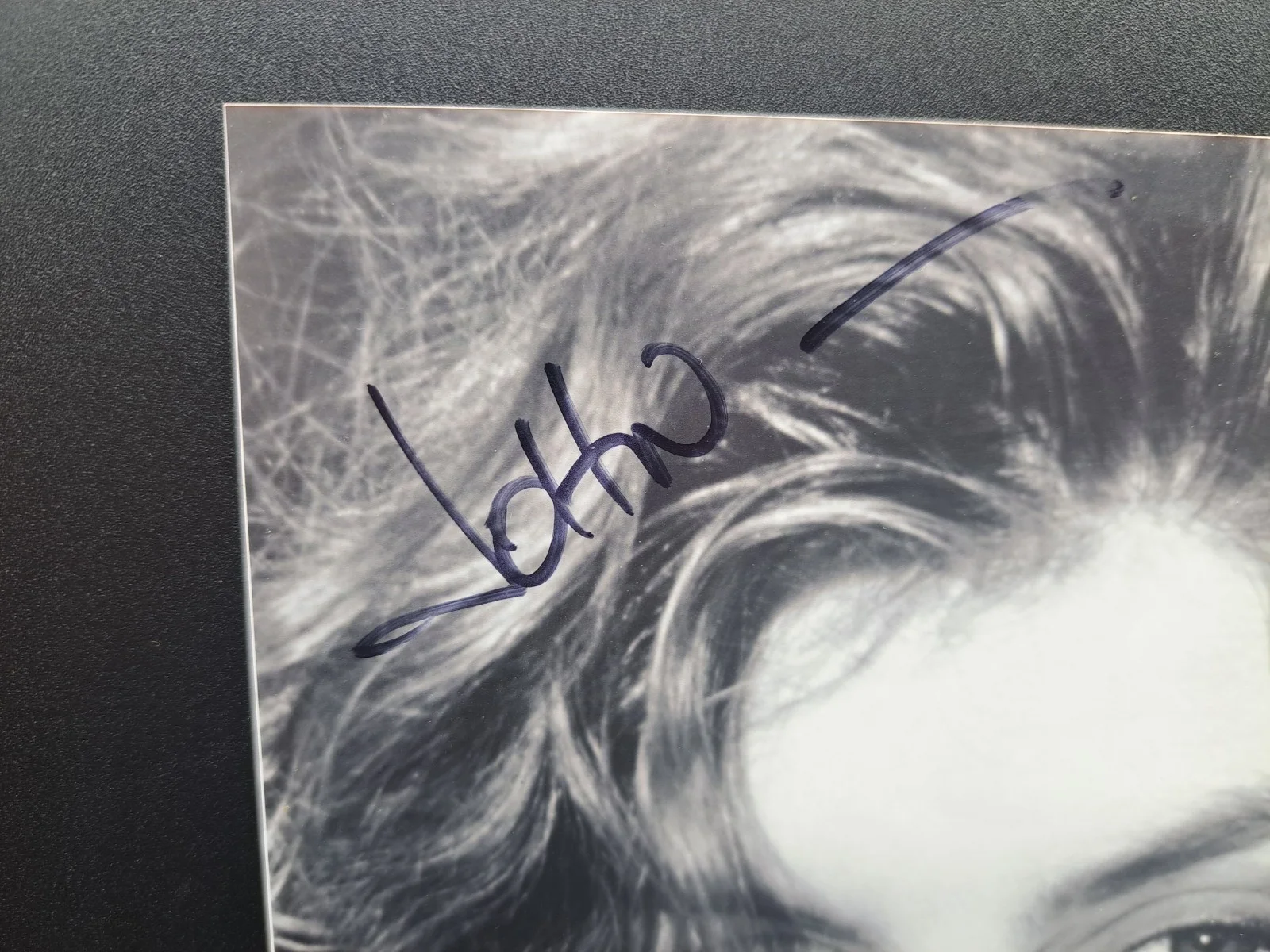 Rene Russo — Rene Russo Signed 8x10 Photo- Opinion of Authenticity w/ Inscription, image 4