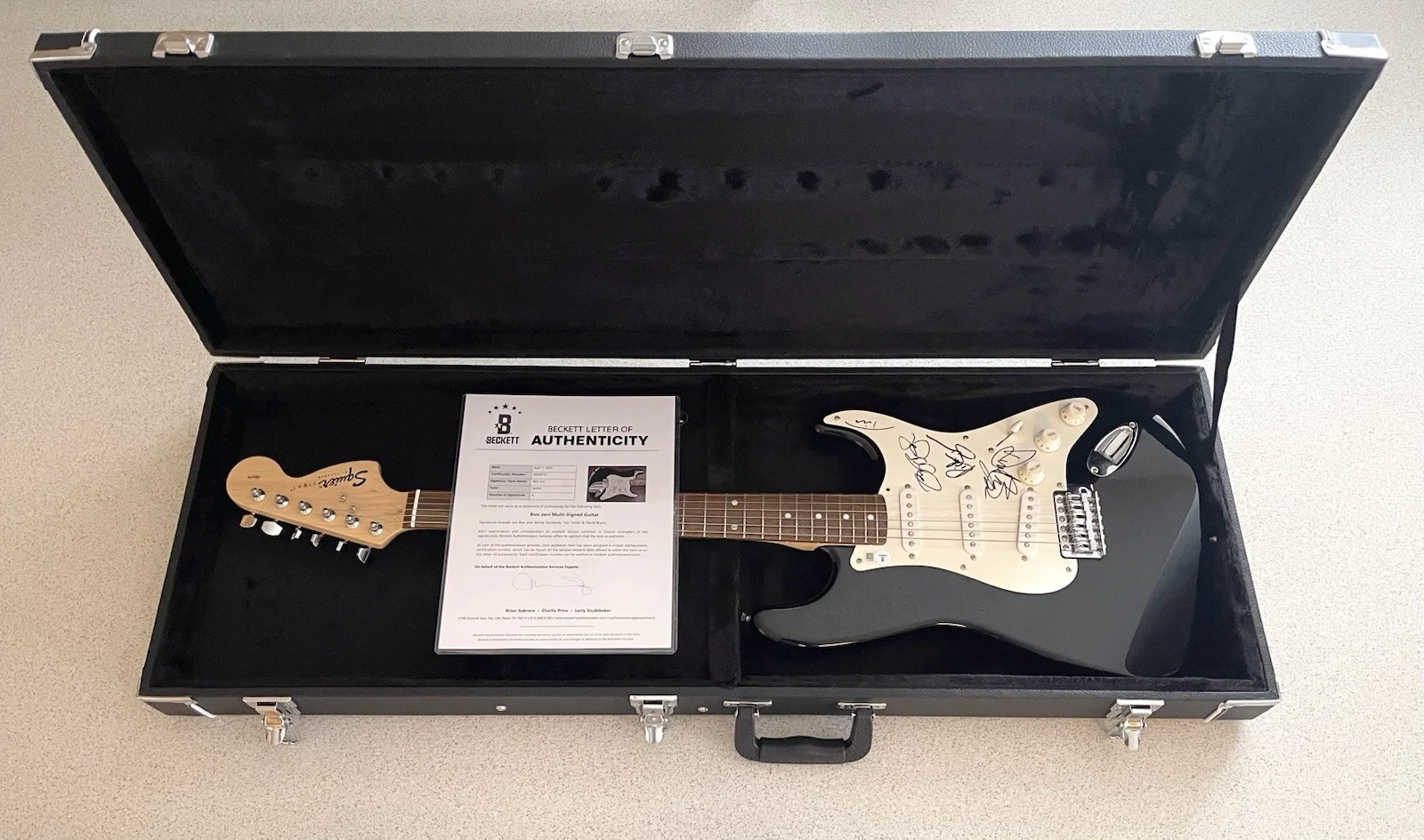Bon Jovi Signed /Autographed and Authenticated Fender Squier Stratocaster Guitar, изображение 3