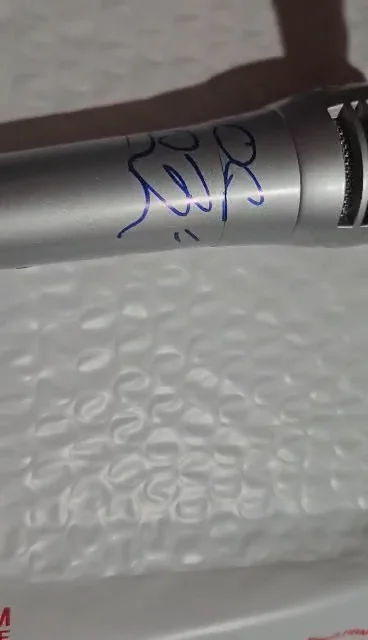 Vanilla Ice — VANILLA ICE SIGNED MICROPHONE ICE ICE BABY MIC RARE AUTO BECKETT BAS BL80934, изображение 2