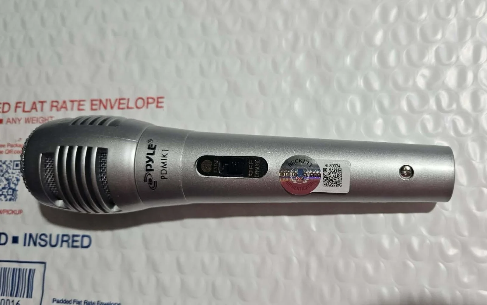 Vanilla Ice — VANILLA ICE SIGNED MICROPHONE ICE ICE BABY MIC RARE AUTO BECKETT BAS BL80934, изображение 3
