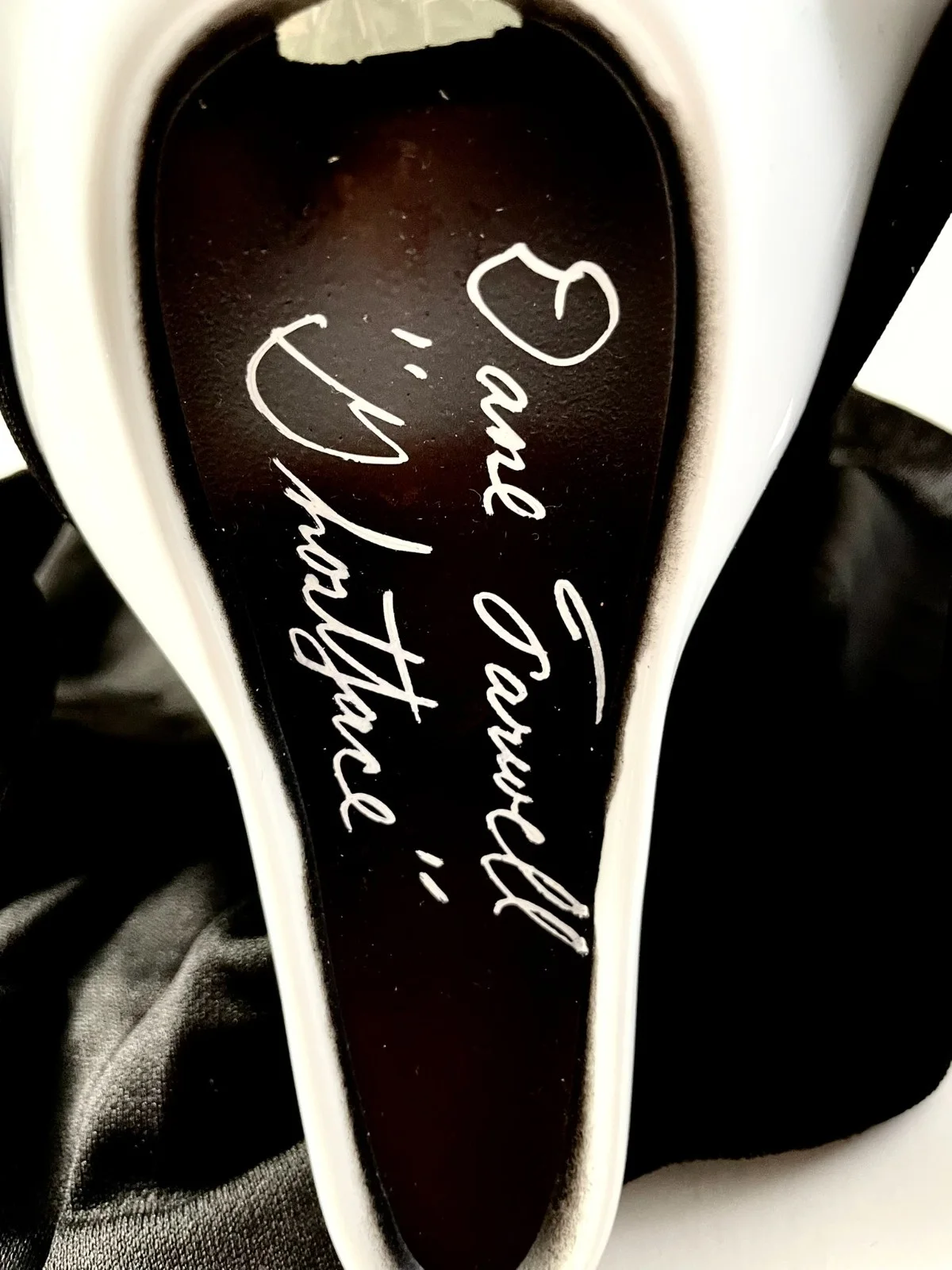 Dane Farwell — Dane Farwell Signed SCREAM Ghost Face Mask Spirit Halloween Autograph JSA COA, изображение 2