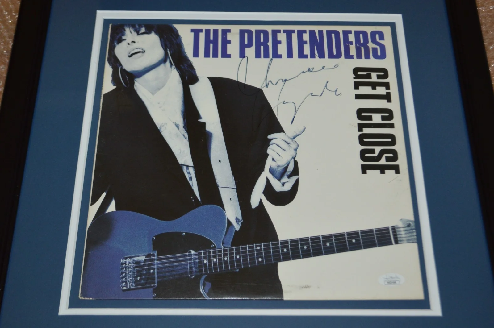 The Pretenders ~ Chrissie Hynde Signed Framed "Get Close" Vinyl LP ~JSA Hologram, изображение 2