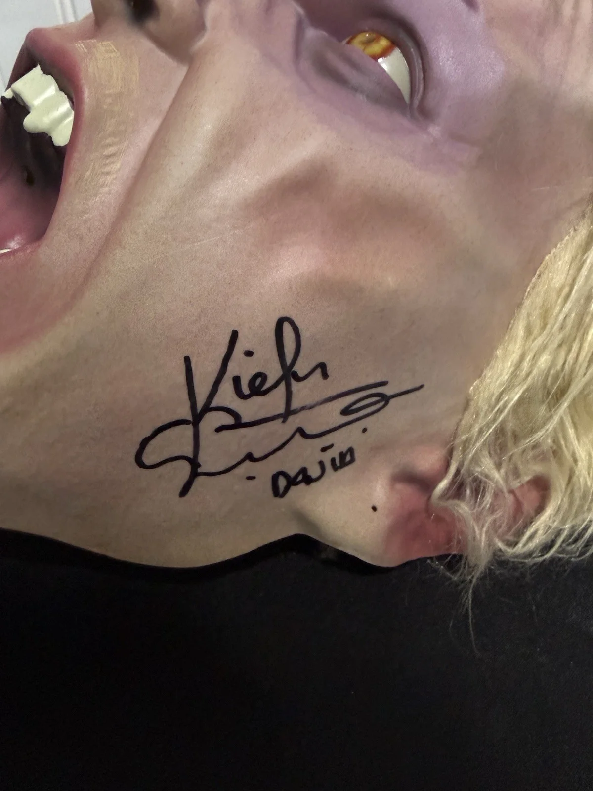 Kiefer Sutherland — Kiefer Sutherland Signed "David" Mask The Lost Boys Trick or Treat Studios JSA, image 3