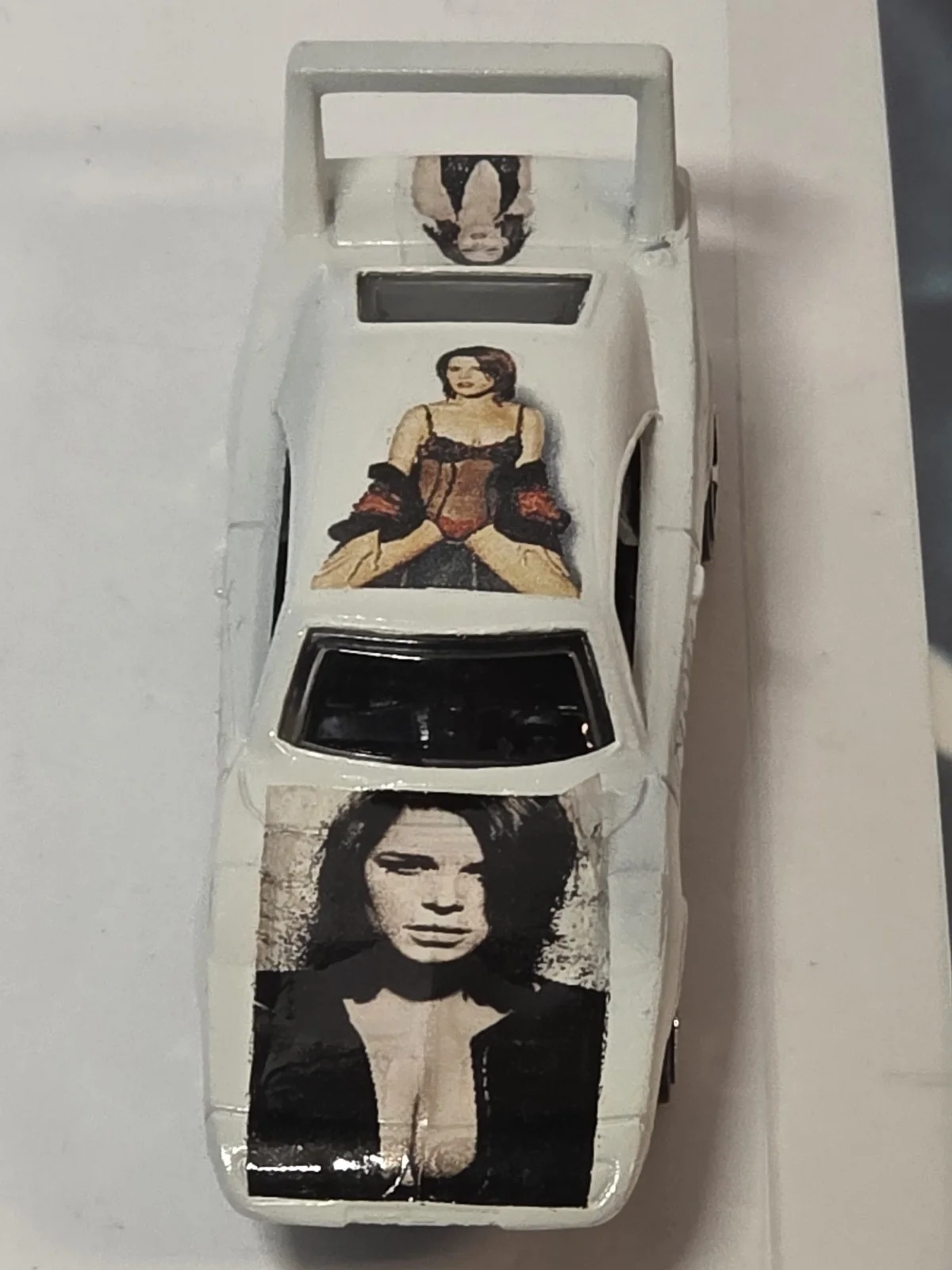 Neve Campbell autographed 8x10 Picture signed Photo & custom diecast car, image 4