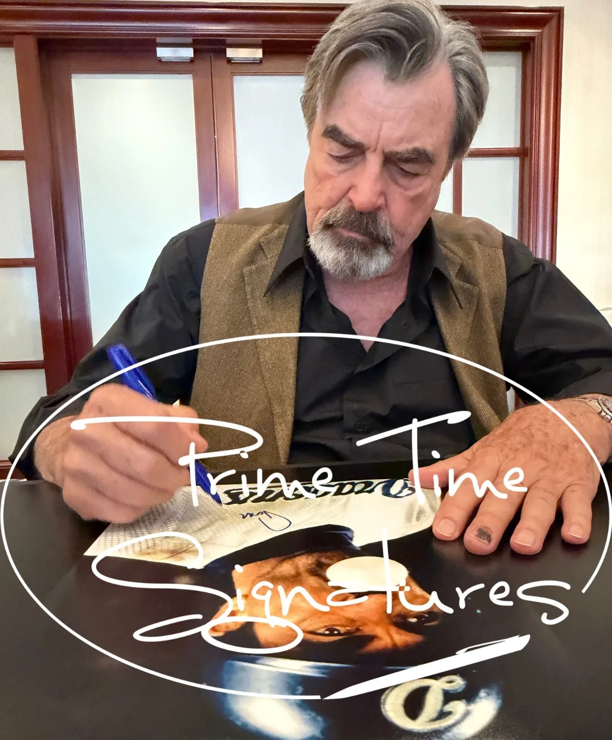 Tom Selleck — Tom Selleck Signed 11x14 Photo Mr. Baseball Inscription Auto Beckett Witness, изображение 2