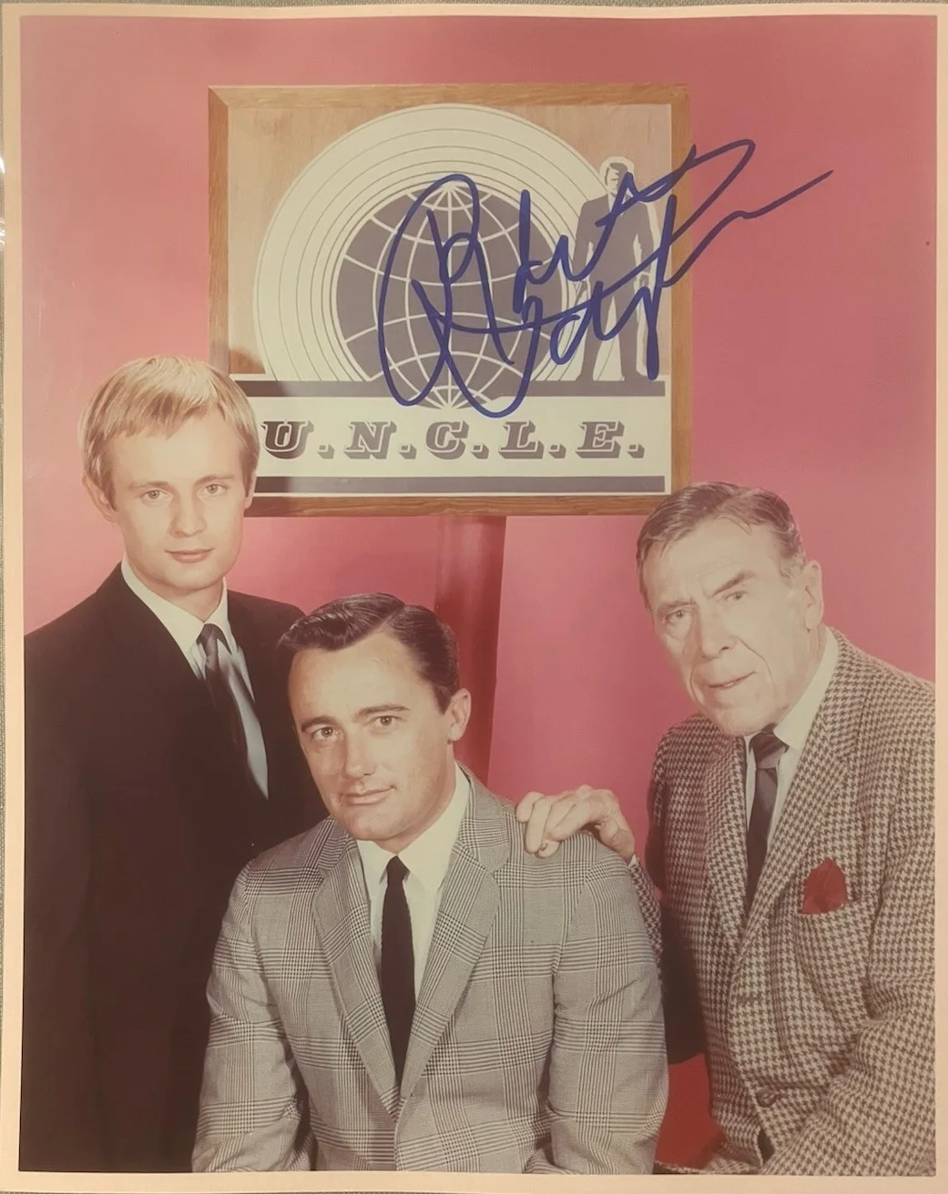 Robert Vaughn — Robert Vaughn “The Man From U.N.C.L.E.” Signed Vintage 8x10 Photo With COA