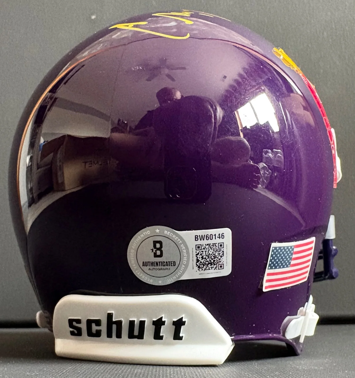Craig T. Nelson — Craig T Nelson HAYDEN FOX Autographed Signed TV Show COACH Mini Helmet Beckett, изображение 2