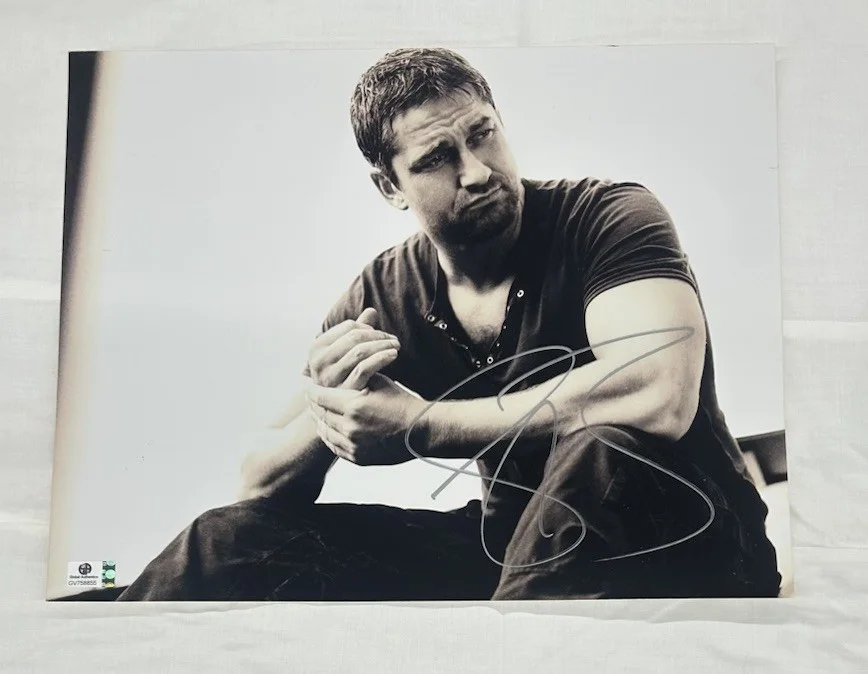 Gerard Butler Hand Signed 11x14 Photo Unframed Global Authentics Sticker Cert, изображение 2