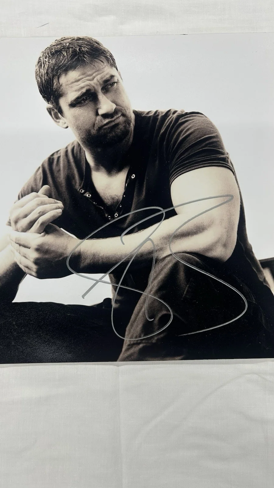 Gerard Butler Hand Signed 11x14 Photo Unframed Global Authentics Sticker Cert, изображение 3