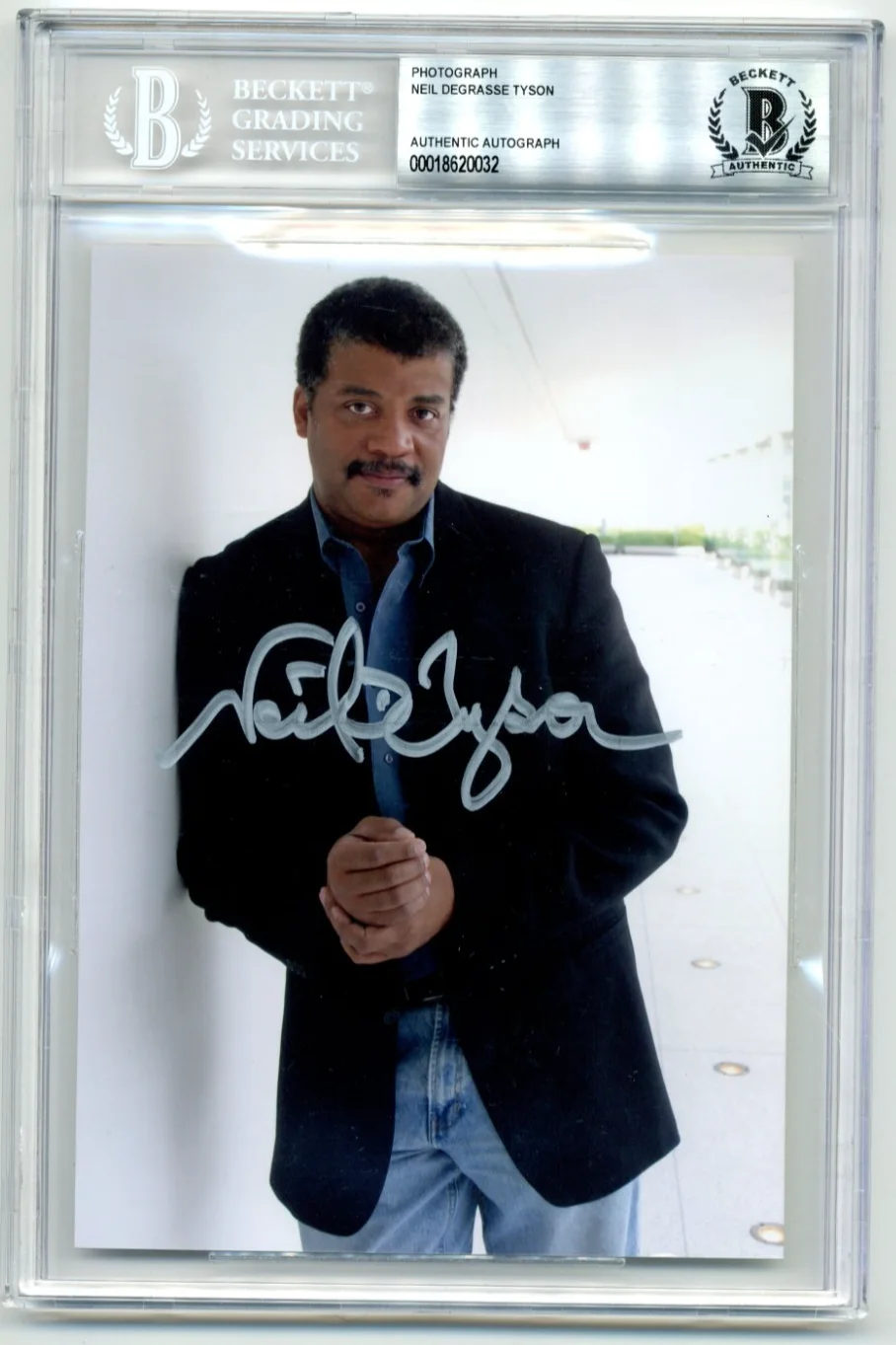Neil DeGrasse Tyson — Neil DeGrasse Tyson- Beckett BAS Astrophysicist- Signed/Autograph/Auto 5x7 Photo