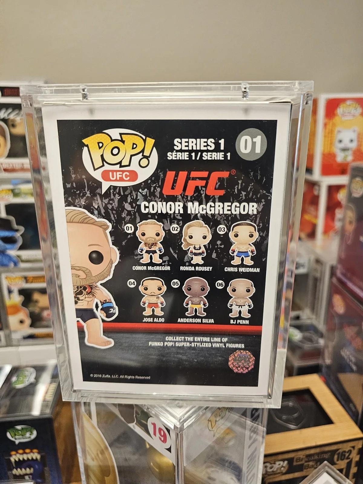 Conor McGregor — Conor McGregor Autographed Green UFC Funko Beckett COA with Hard Case, изображение 4