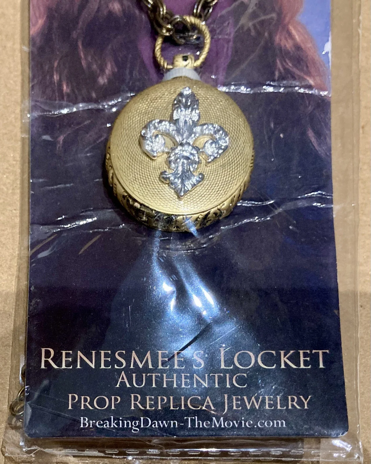 The Twilight Saga - Breaking Dawn Part 2 - Renesmee’s Locket - Prop Replica, изображение 5