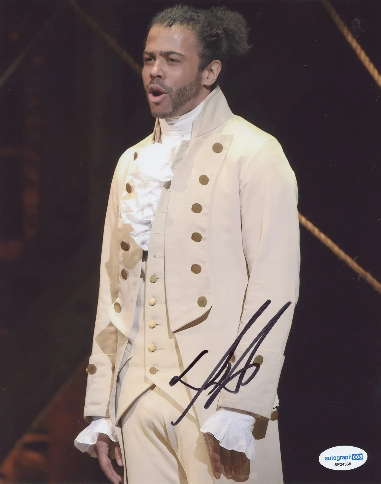 Daveed Diggs — Daveed Diggs Signed HAMILTON 'Marquis de Lafayette' 8x10 Photo EXACT Proof ACOA, изображение 2