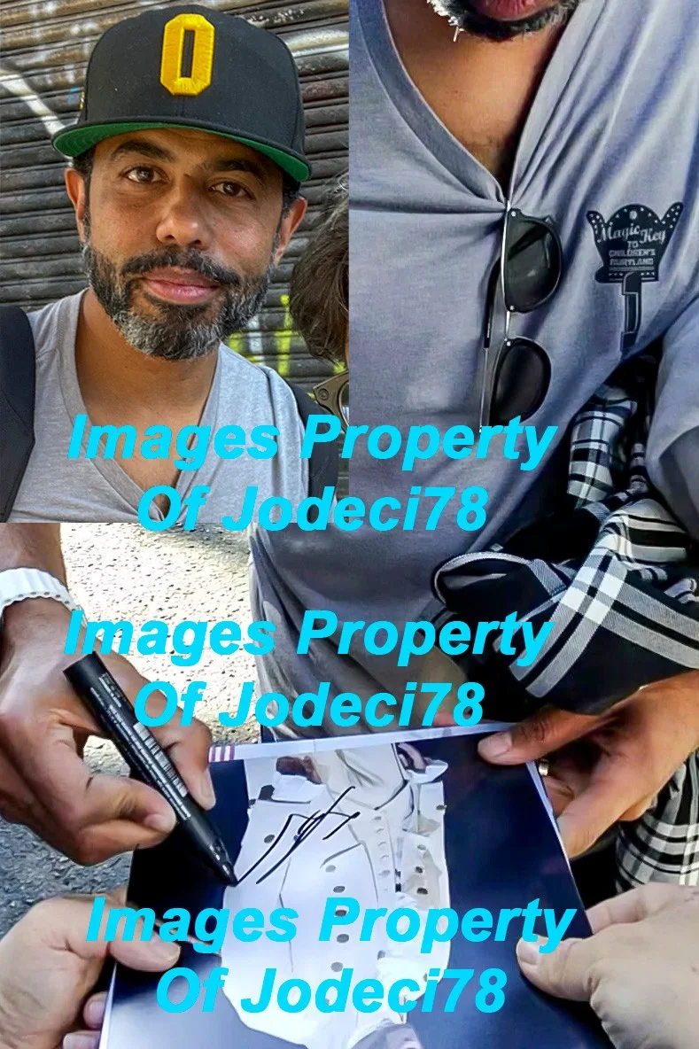 Daveed Diggs — Daveed Diggs Signed HAMILTON 'Marquis de Lafayette' 8x10 Photo EXACT Proof ACOA, изображение 3