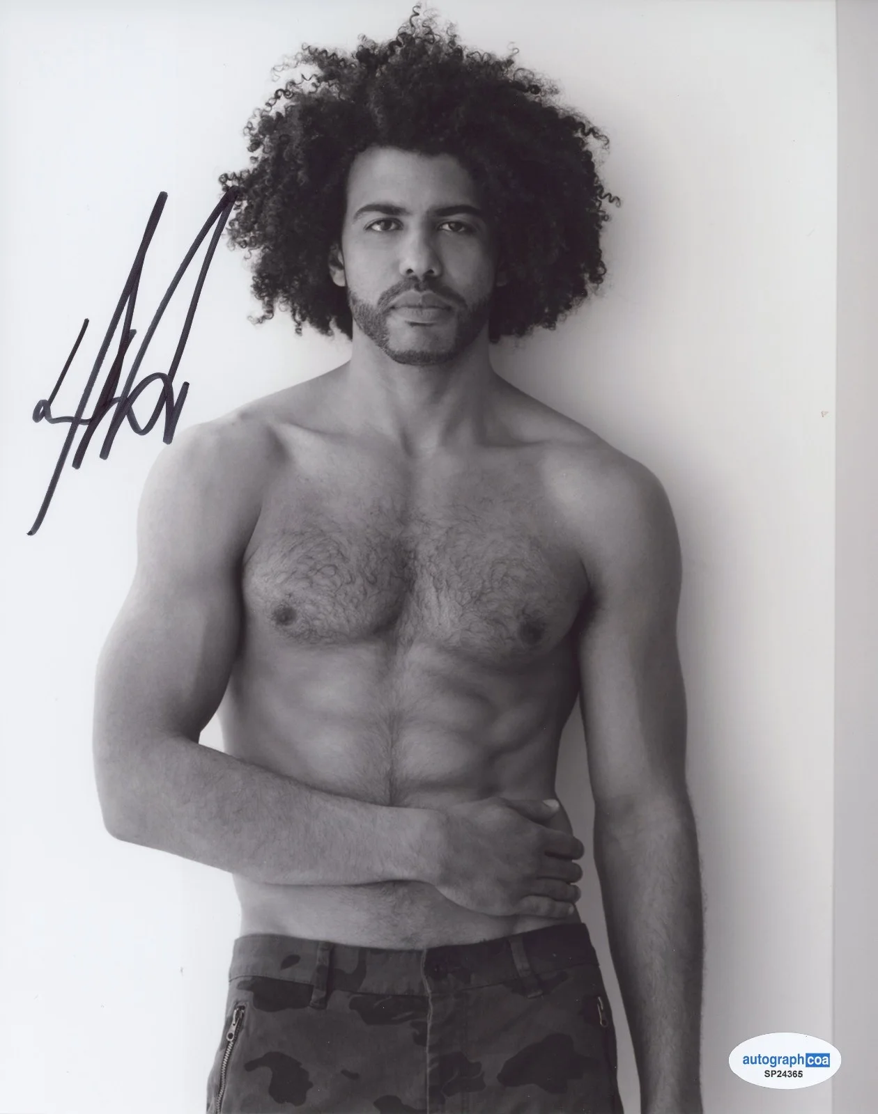 Daveed Diggs — Daveed Diggs THE BOYS OH FATHER Signed Shirtless 8x10 Photo EXACT Proof ACOA A, изображение 2