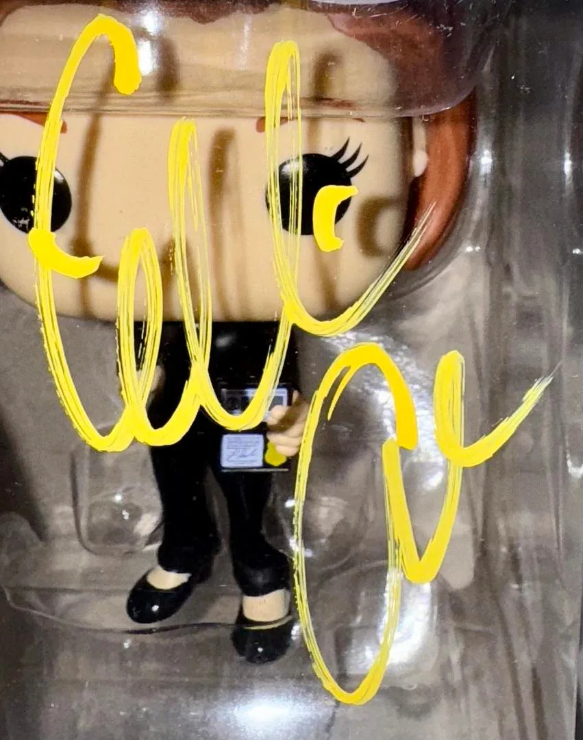 Gillian Anderson — Gillian Anderson Signed Funko Pop #1613 "Dana Scully" (Yellow Ink) - PSA COA, изображение 3