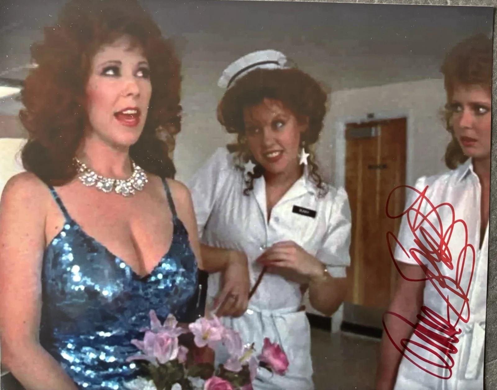 ANNIE SPRINKLE — ANNIE SPRINKLE SIGNED 8X10 PHOTO XXX LEGEND YOUNG NURSES IN LOVE AUTOGRAPH SEXY